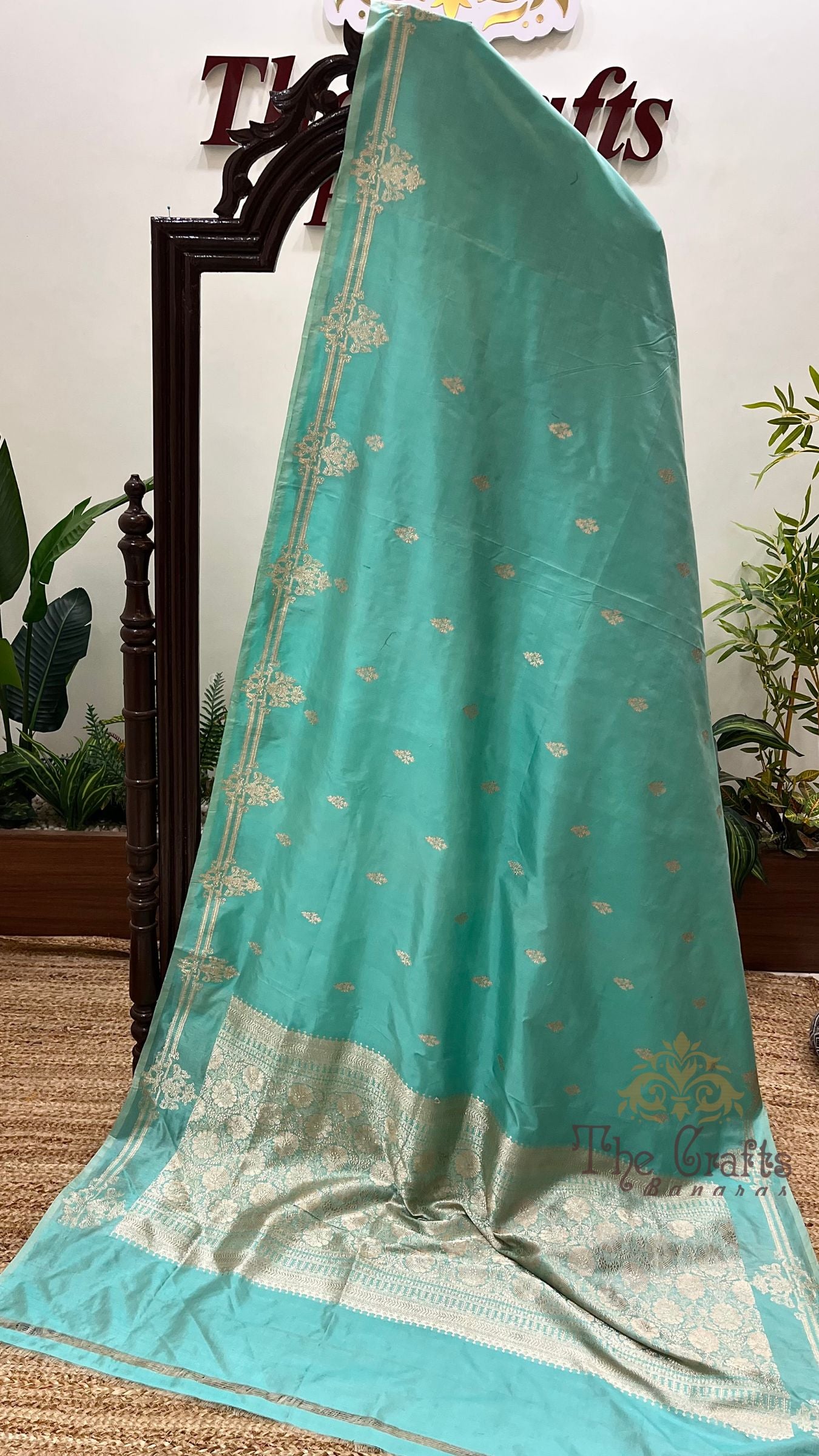 Pure Katan Silk Handloom Banarasi Saree - Kadhua Motifs