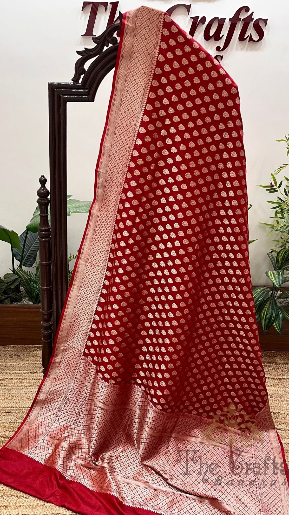 Pure Katan Silk Handloom Banarasi Saree - Jaal work