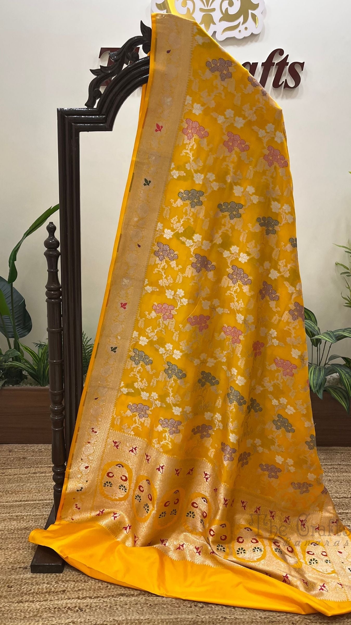 Pure Katan Silk Handloom Banarasi Saree - All over jaal work with meenakari