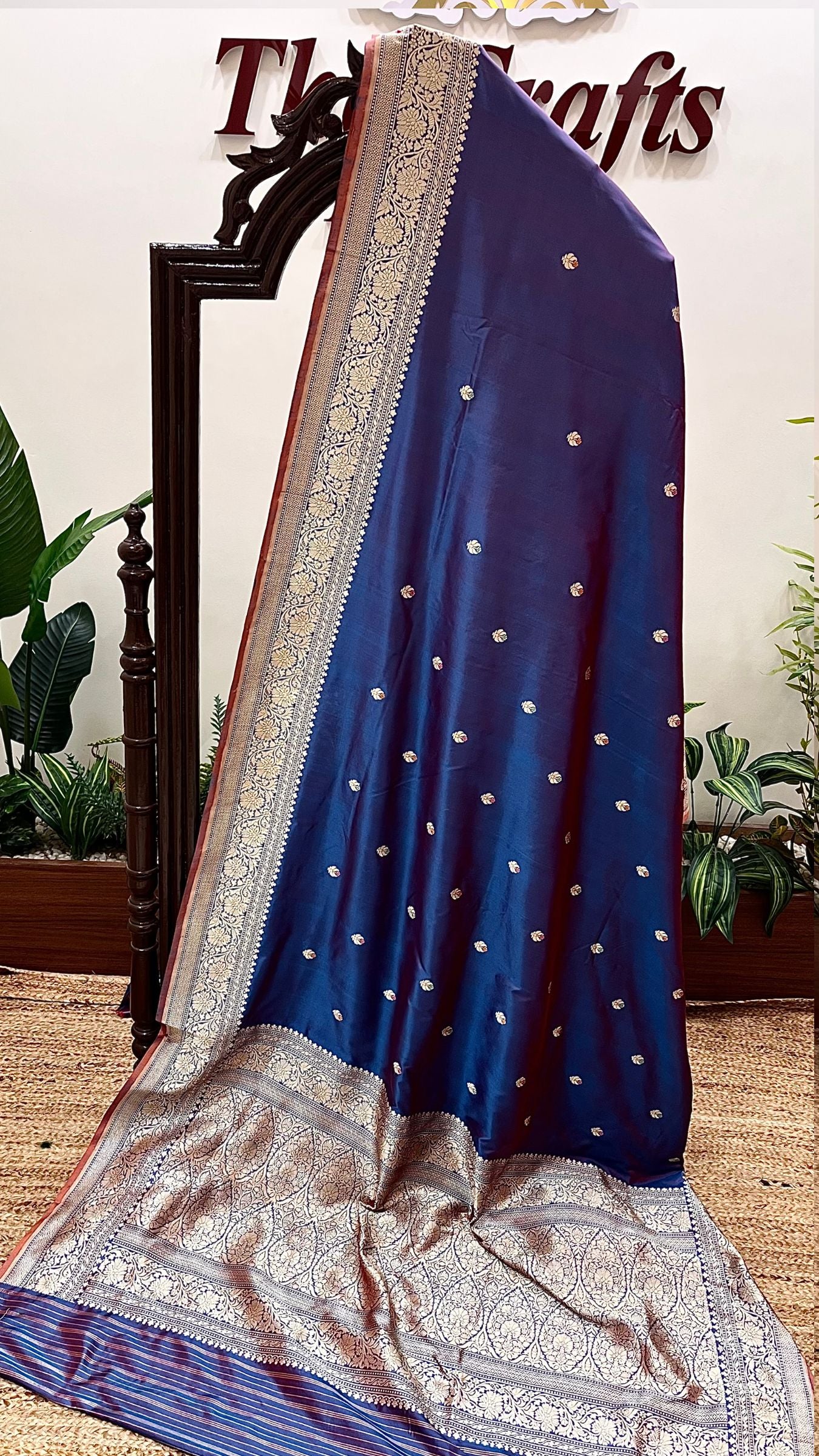 Pure Katan Silk Handloom Banarasi Saree - with kadhua zari work