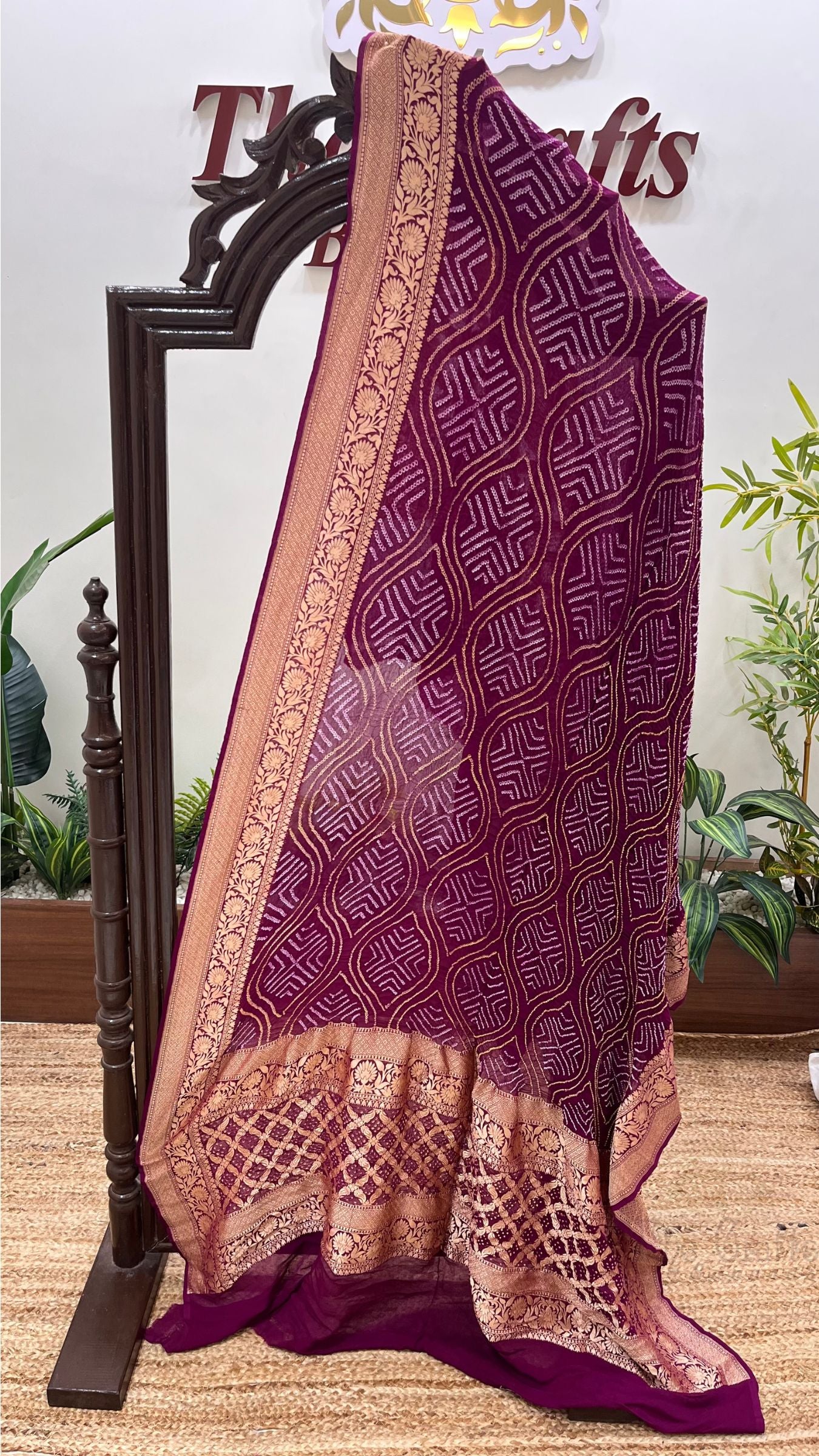 Khaddi Georgette Banarasi Handloom Bandhej Dupatta