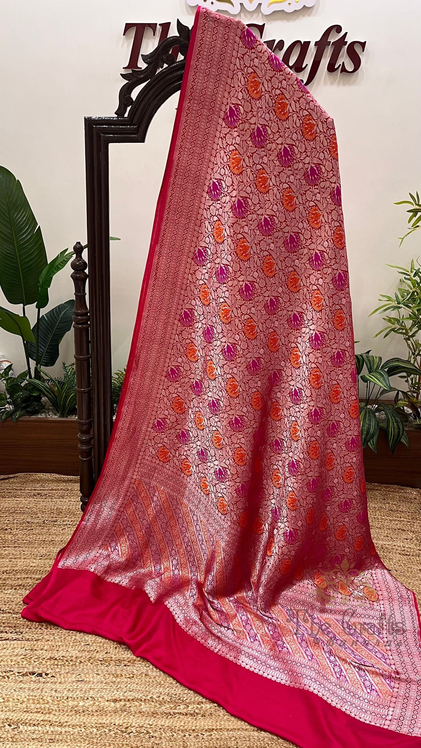 Pure Katan Silk Handloom Banarasi Saree - Tanchui Brocade Meena