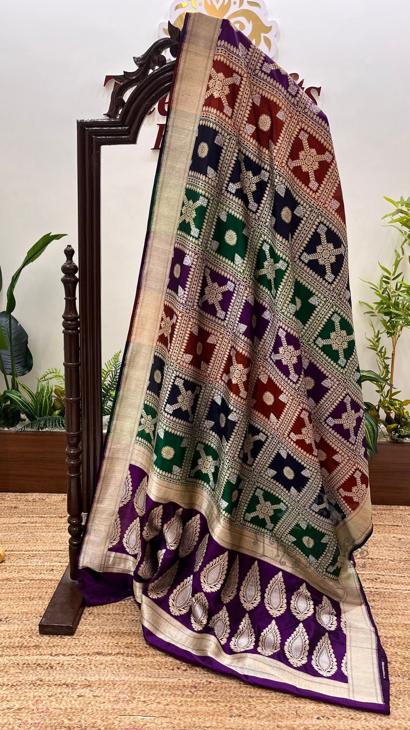 Rangkat Pure Katan Silk Handloom Banarasi Saree - Jaal Work With Meenakari