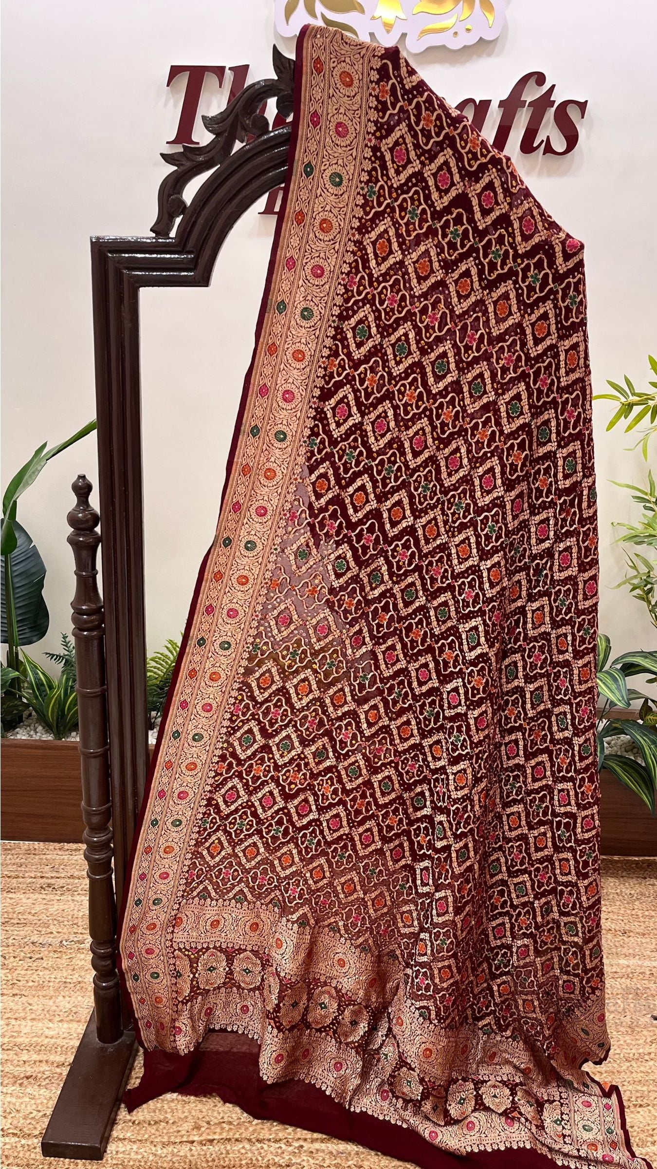 Khaddi Georgette Banarasi Handloom Bandhej Dupatta