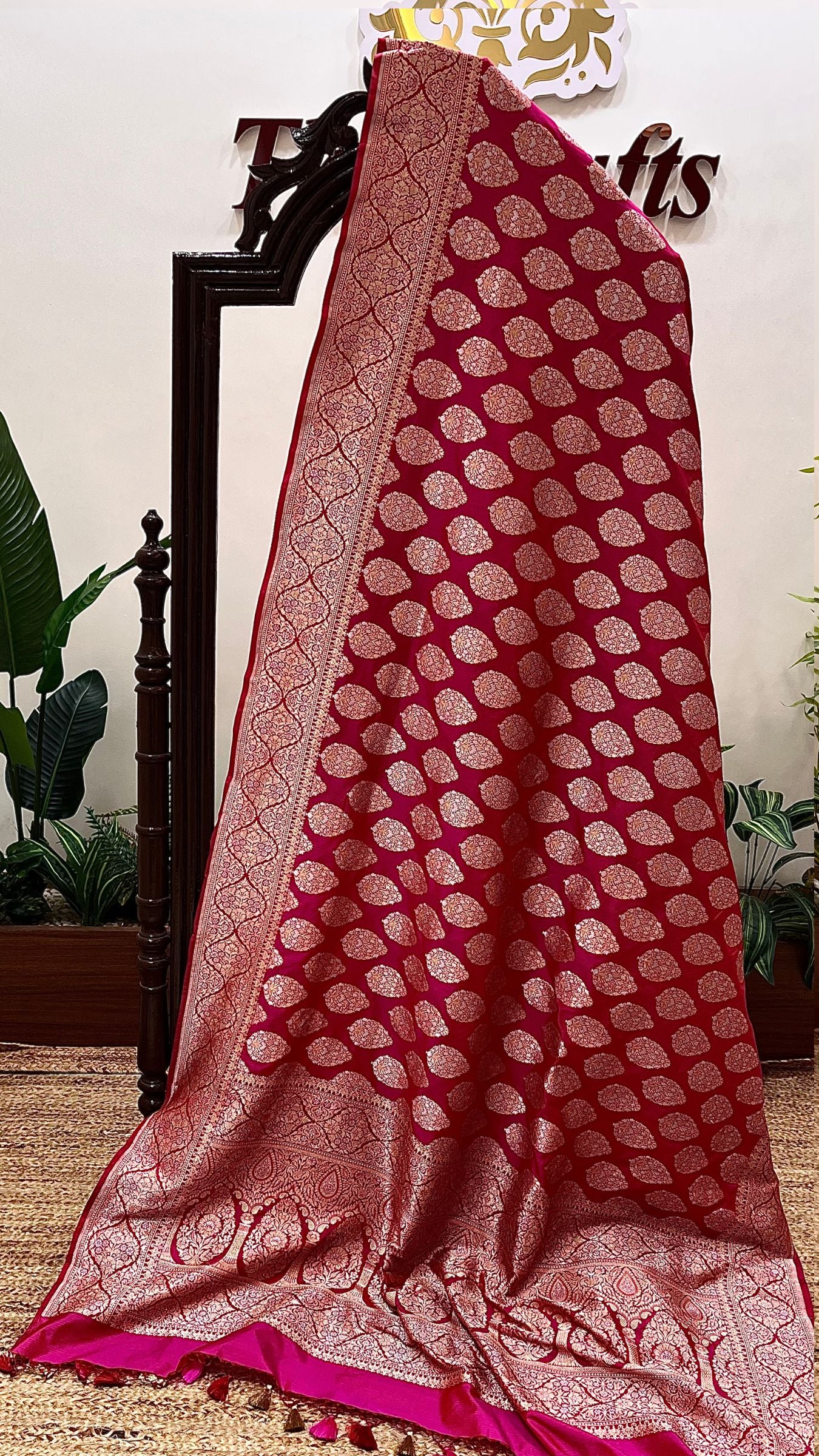 Pure Katan Silk Handloom Banarasi Saree - With Sonarupa Jaal Work