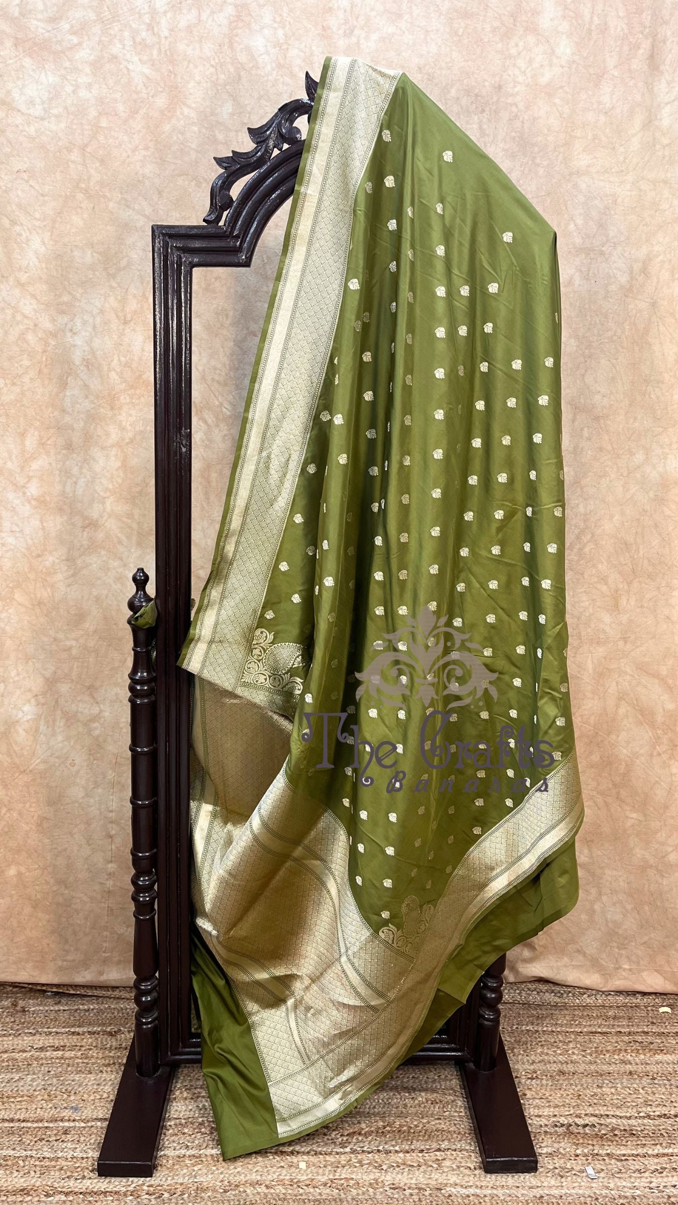 Pure Katan Silk Handloom Banarasi Saree - with kadhua zari work