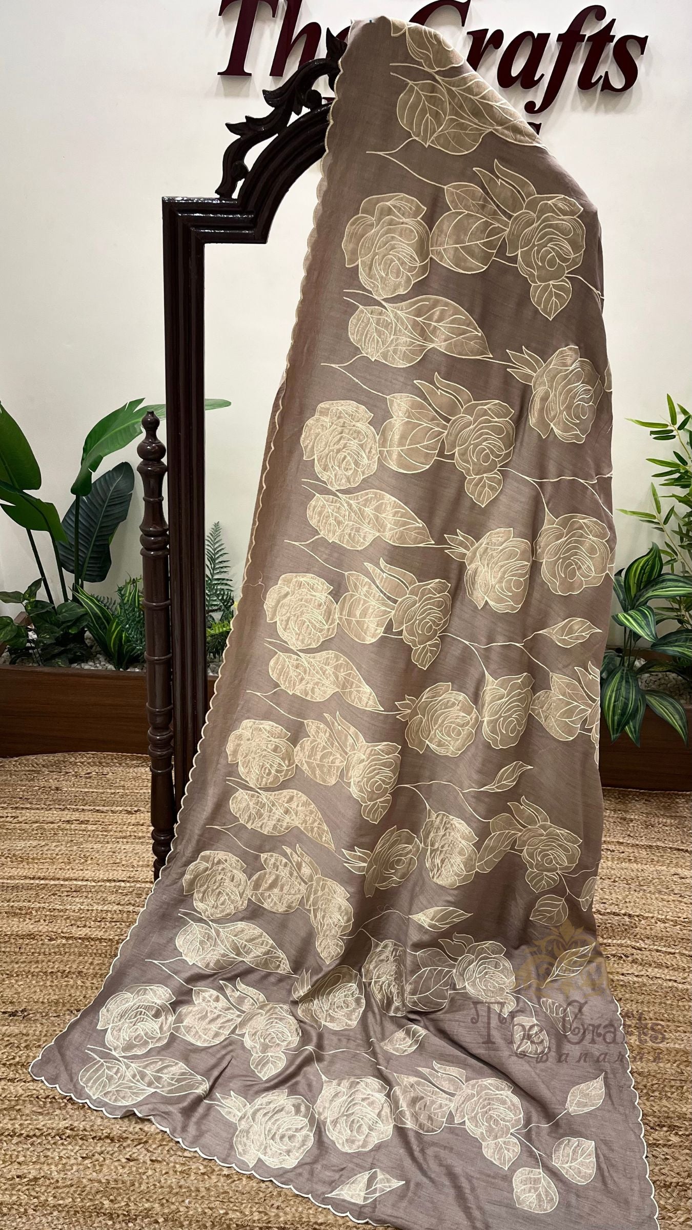 Pure Munga Silk Banarasi Saree - Floral Appliqué Work