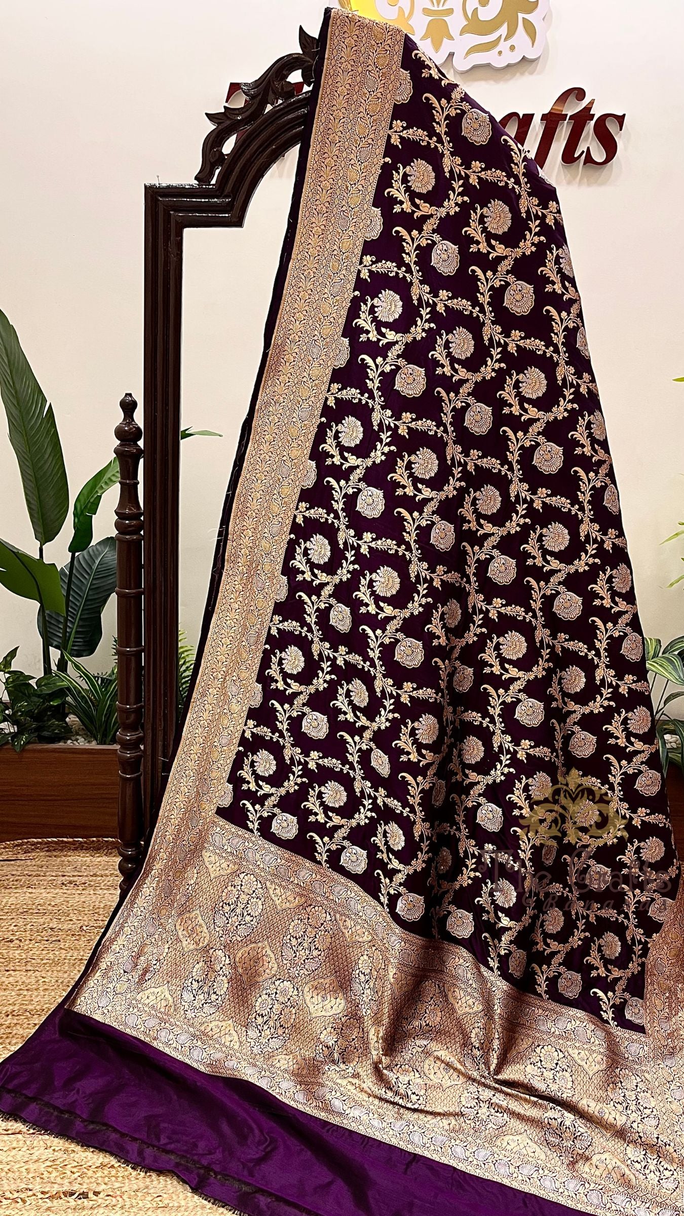 Pure Katan Silk Handloom Banarasi Saree - Jaal Work
