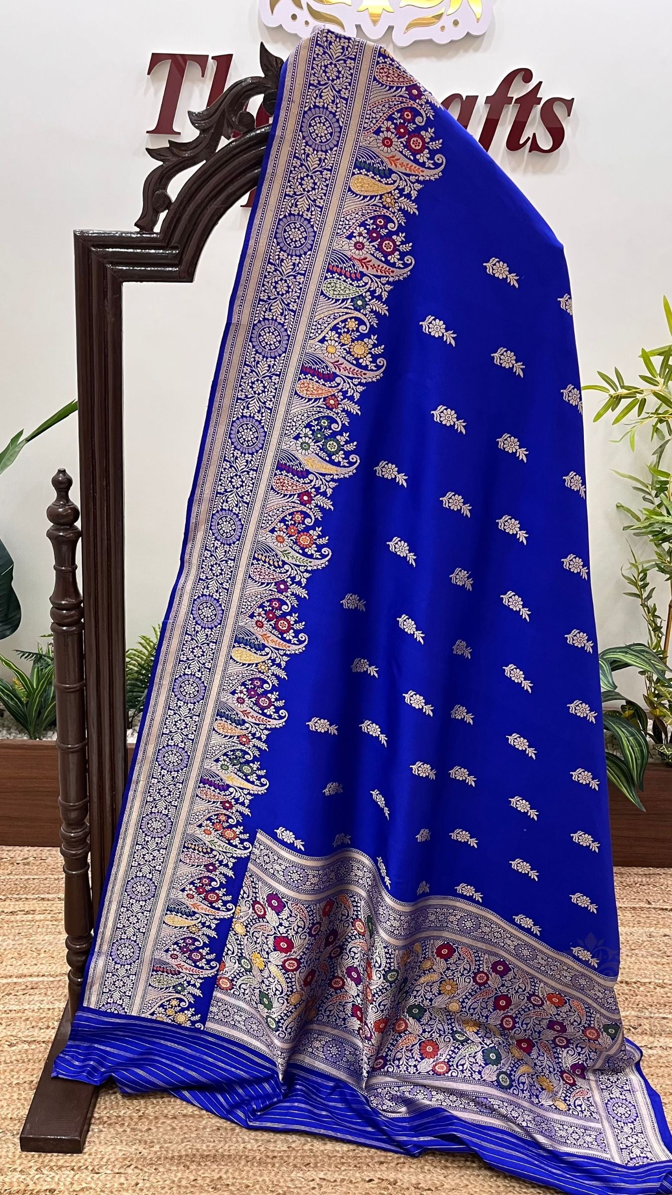 Pure Katan Silk Handloom Banarasi Saree - with kadhua meenakari motifs