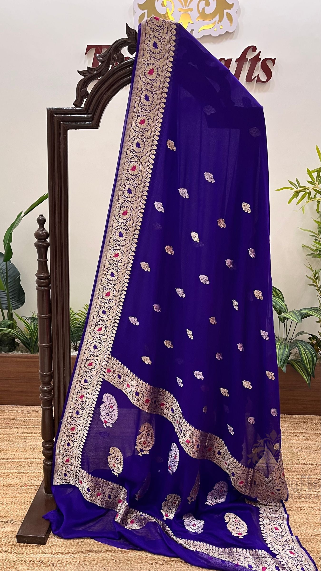 Tissue Georgette Handloom Banarasi Saree - with kadhua Meenakari Motifs