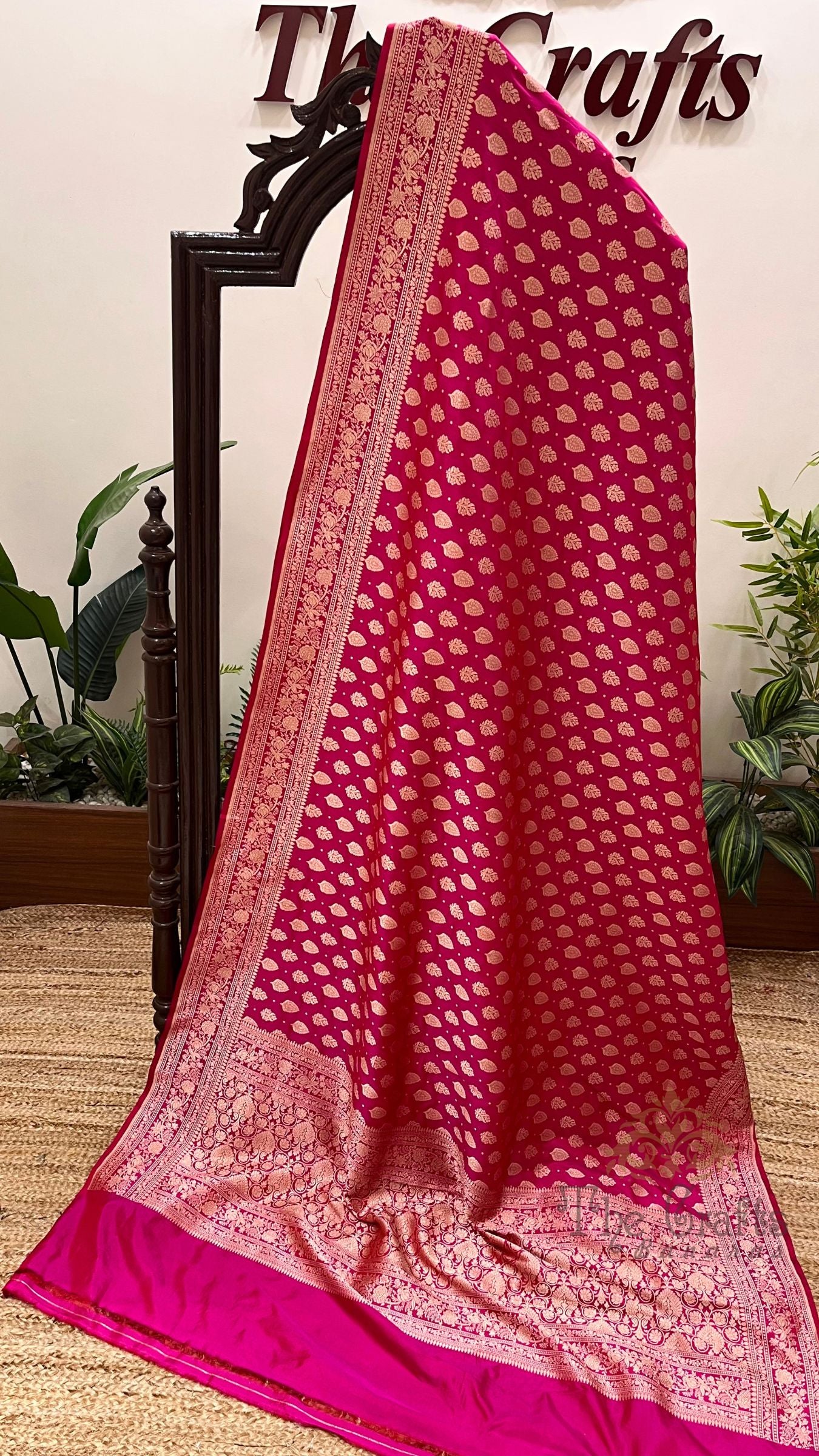 Pure Katan Silk Handloom Banarasi Saree - Jaal work