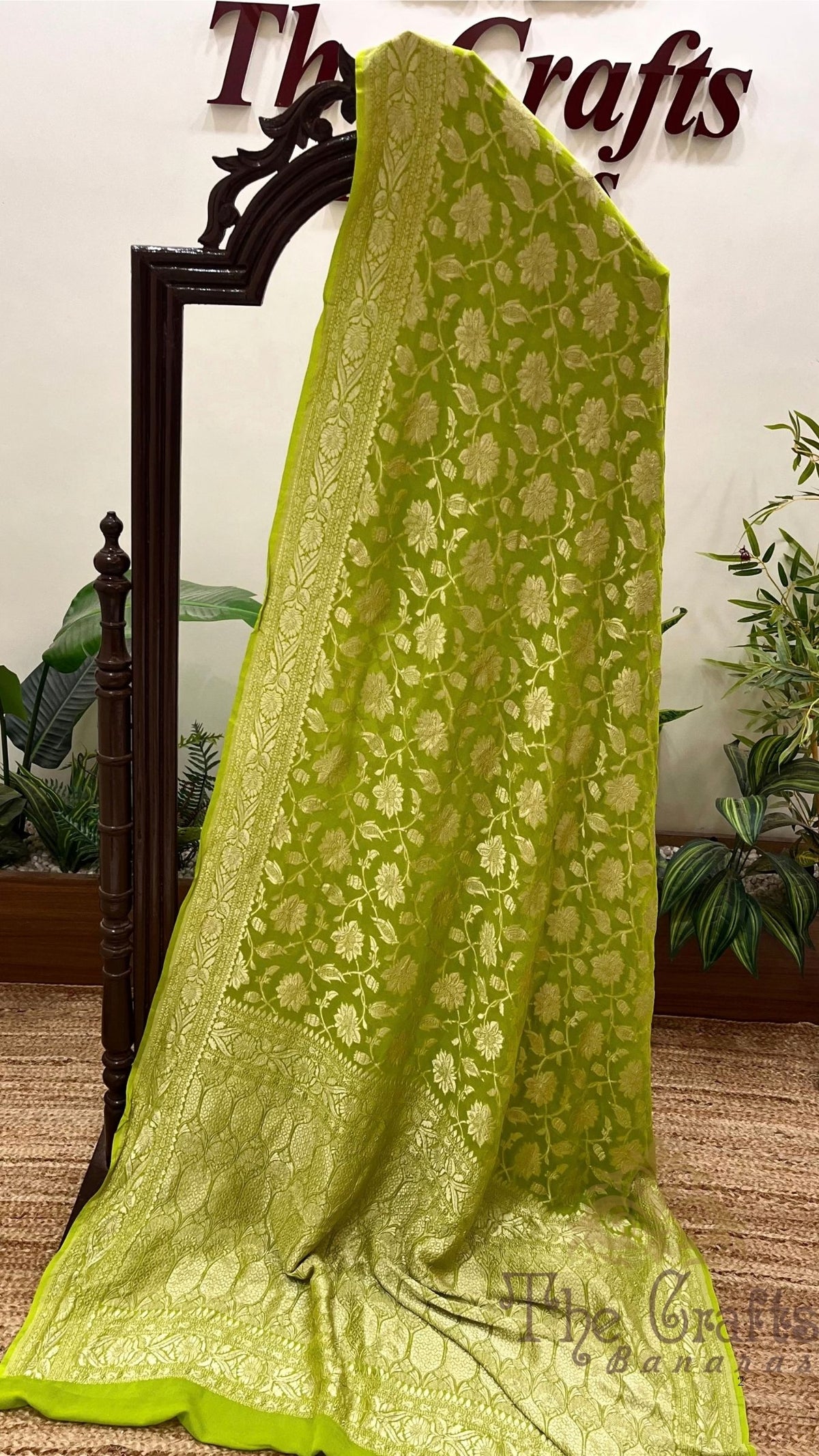 Khaddi Georgette Handloom Banarasi Saree