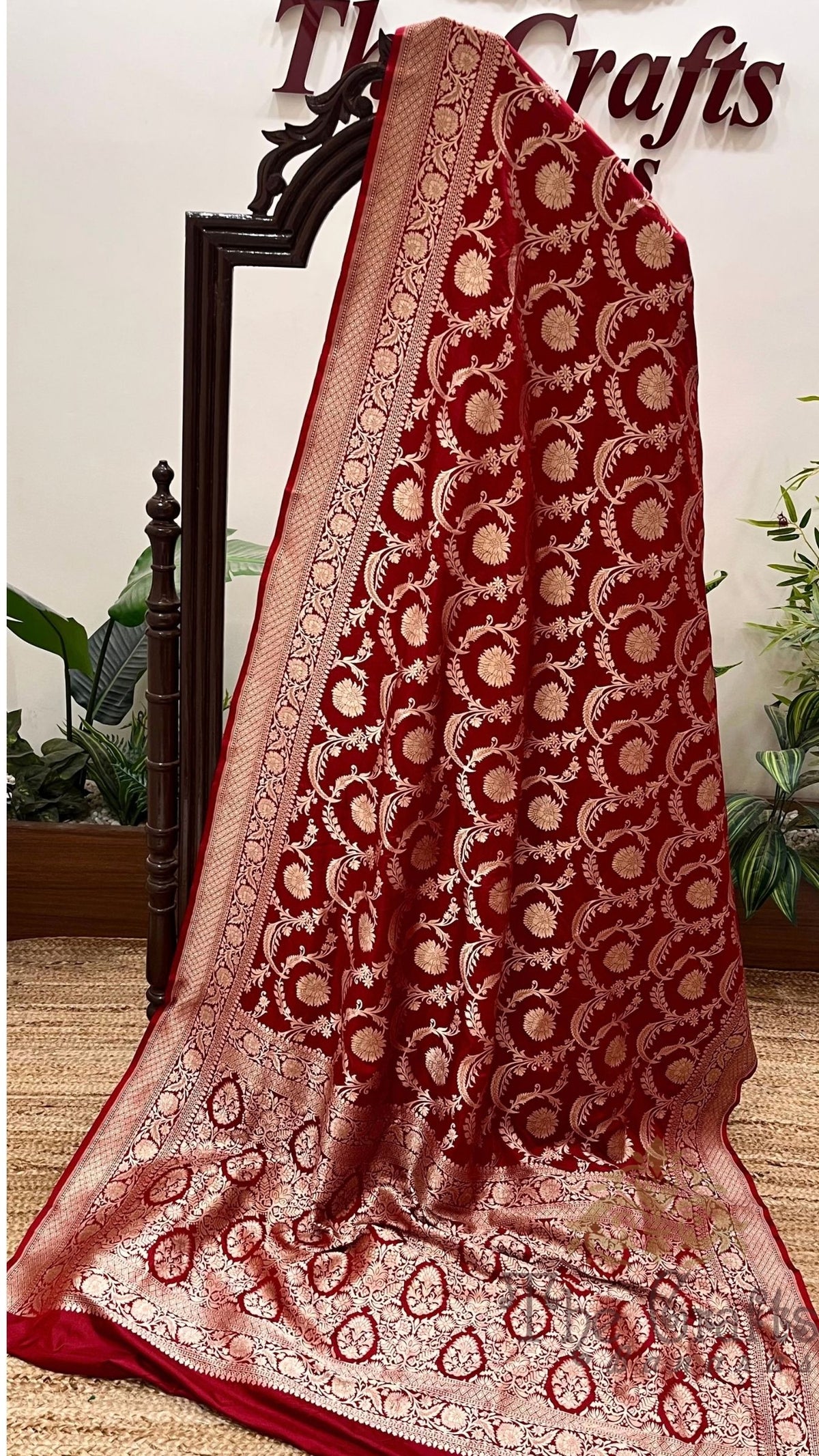 Pure Katan Silk Handloom Banarasi Saree - Jaal work