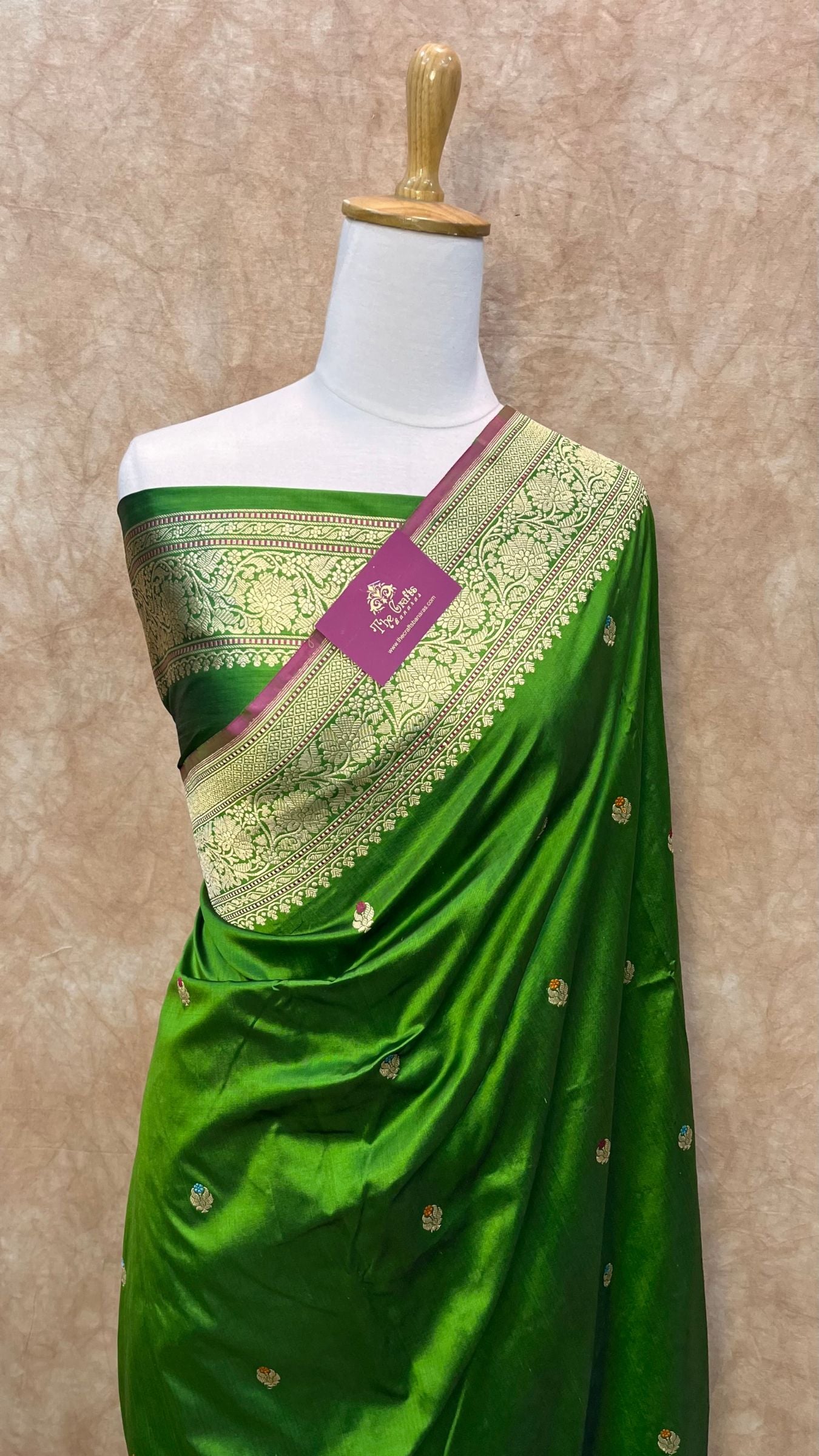 Pure Katan Silk Handloom Banarasi Saree - with kadhua zari work