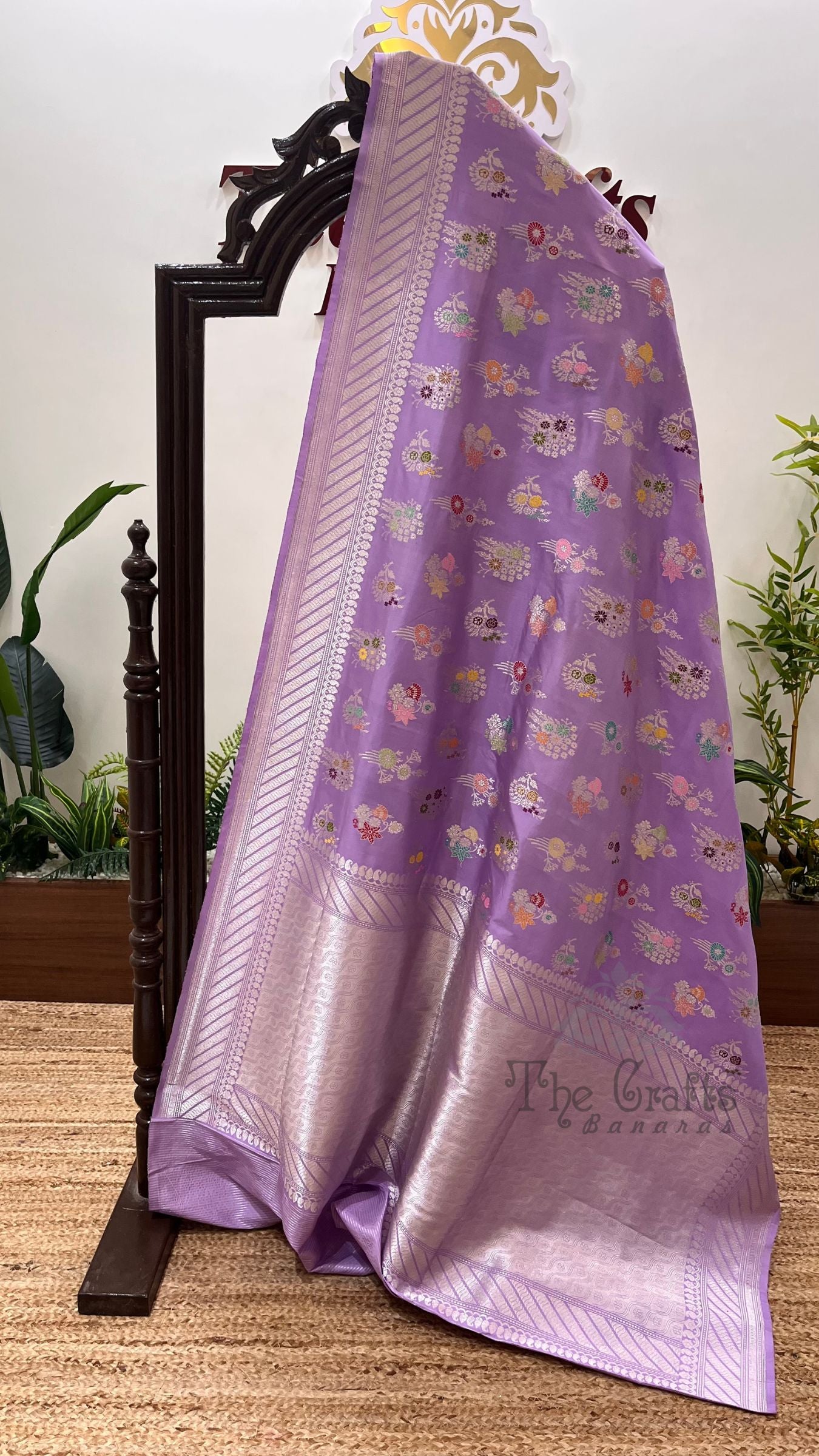 Pure Katan Silk Handloom Banarasi Saree - All Over Kadiyal Jaal Work