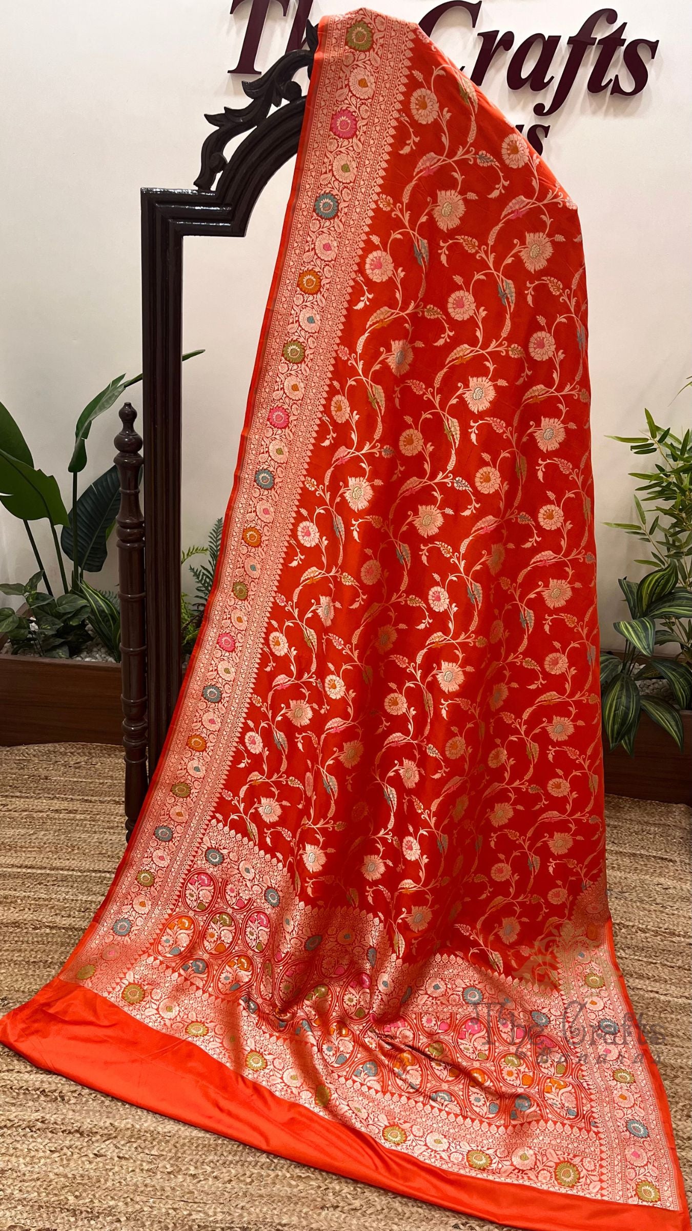 Pure Katan Silk Handloom Banarasi Saree - Jaal Work with Meenakari