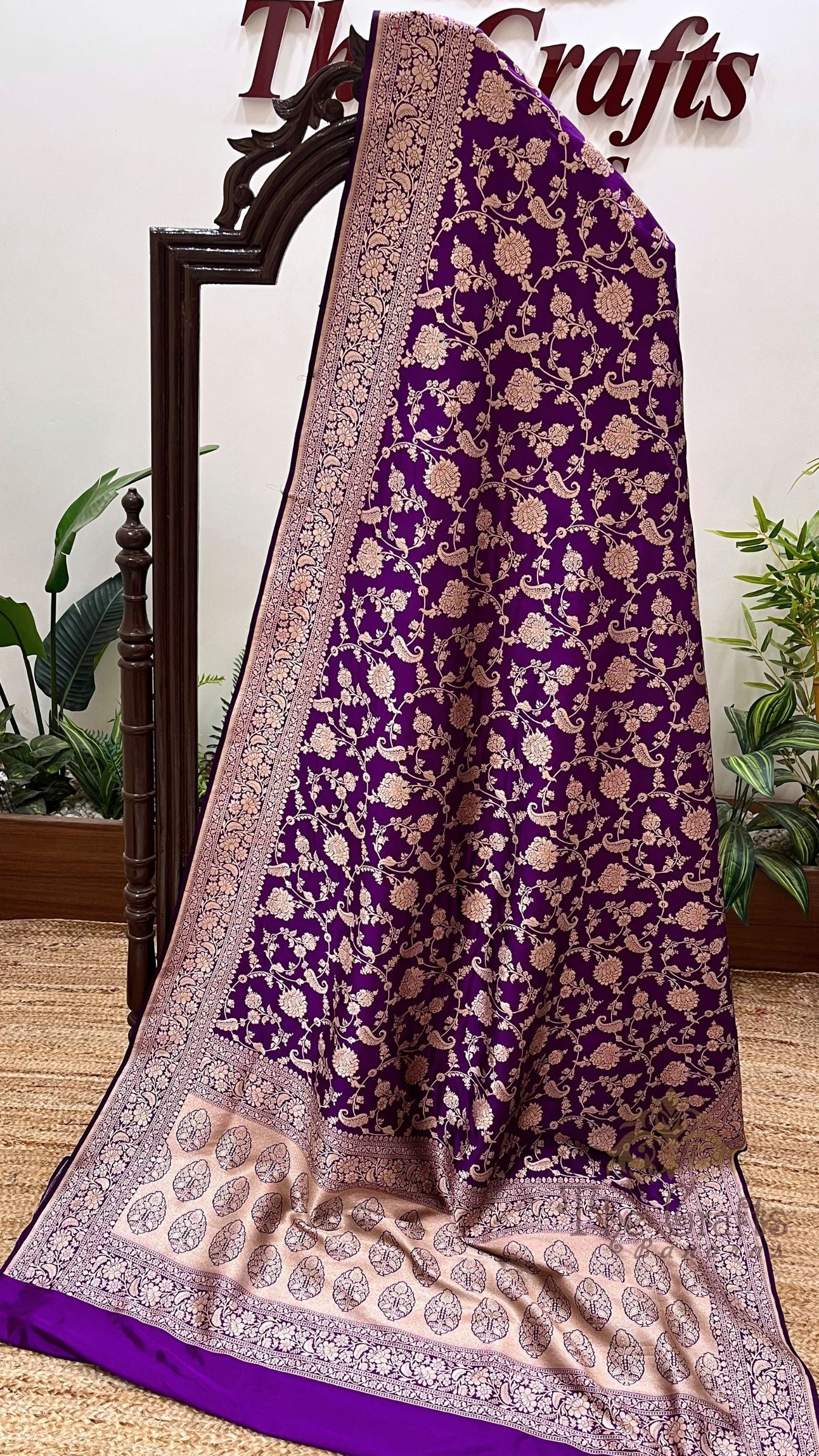 Pure Katan Silk Handloom Banarasi Saree - Jaal work