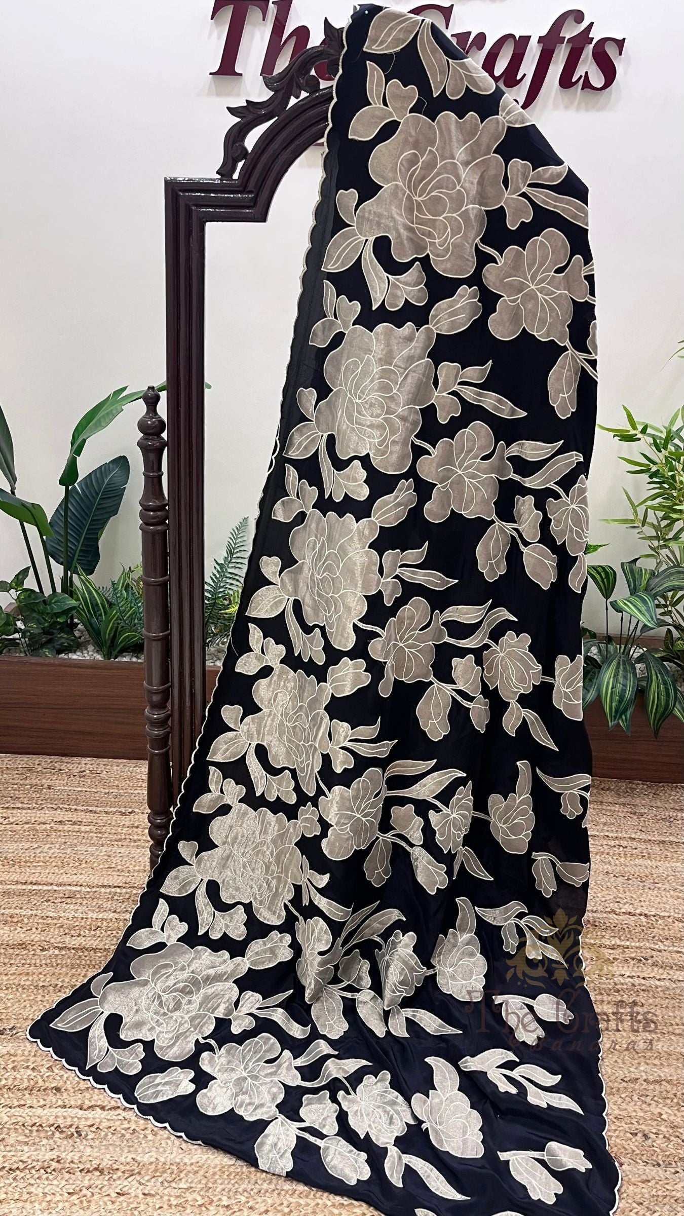 Pure Crepe Silk Banarasi Saree - Floral Appliqué Work