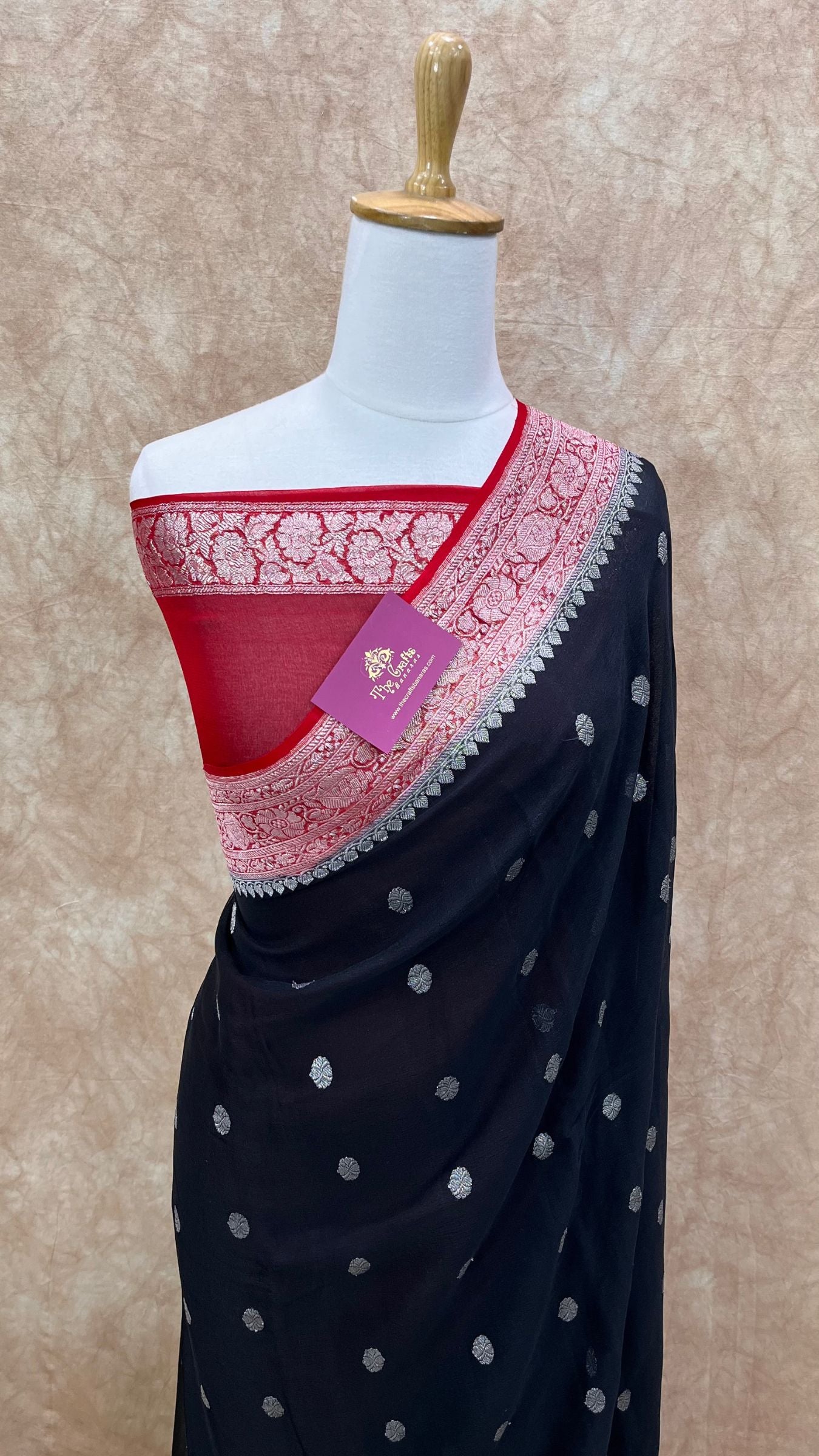 Pure Georgette Banarasi Handloom Saree - Silver Zari