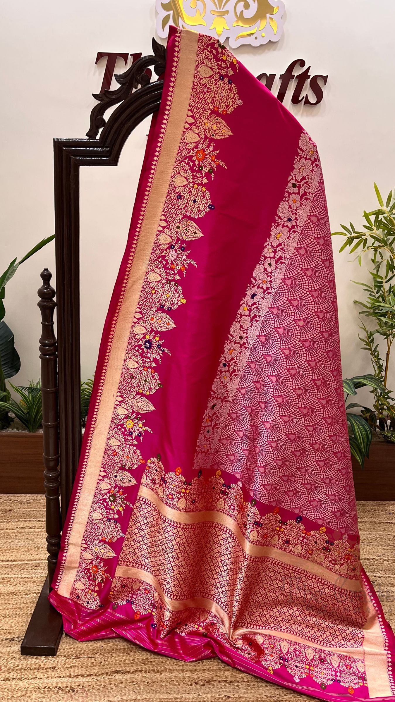 Pure Katan Silk Handloom Banarasi Saree - Kadhua Tanchui Brocade Meena