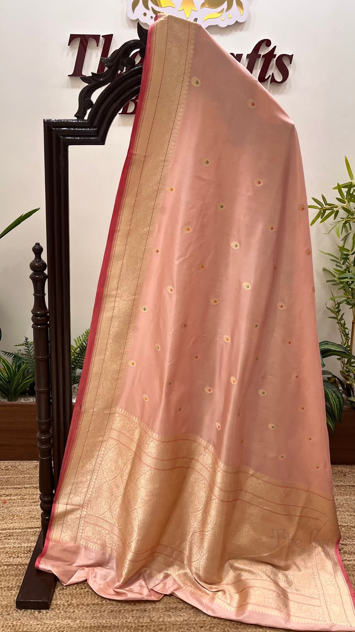 Pure Katan Silk Handloom Banarasi Saree - with kadhua meenakari motifs