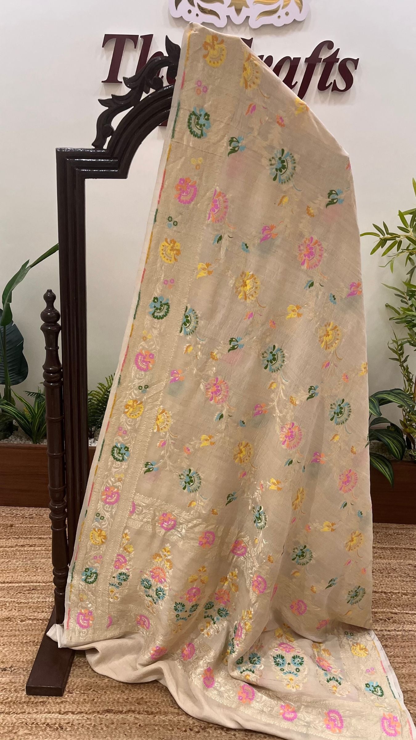 Tussar Georgette Handloom Banarasi Saree - Meenakari