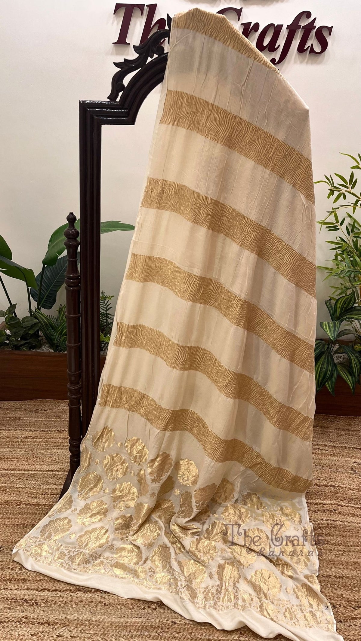 Pure Munga Crush Silk Handloom Banarasi Saree