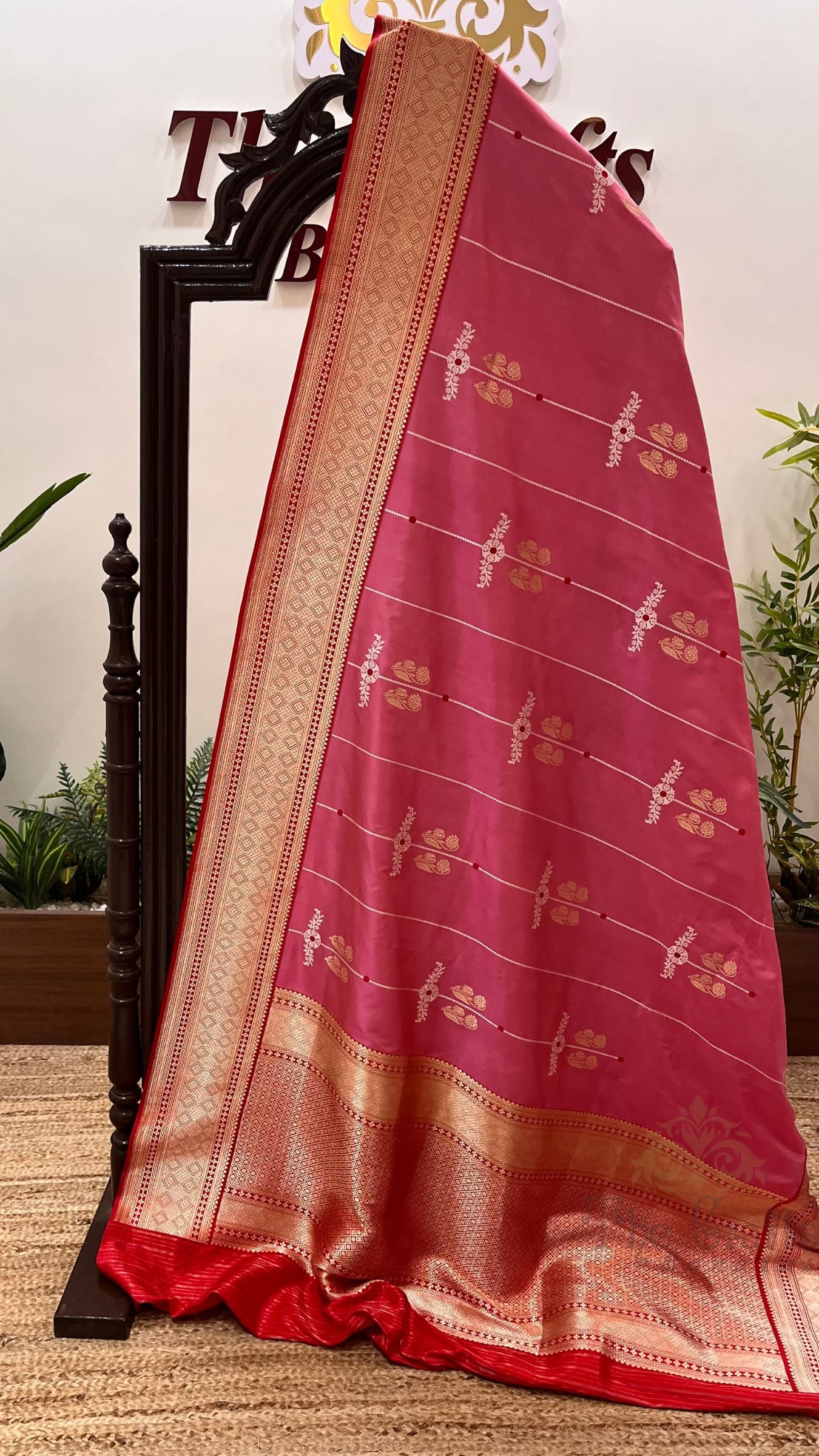 Pure Katan Silk Handloom Banarasi Saree - with kadhua meenakari motifs