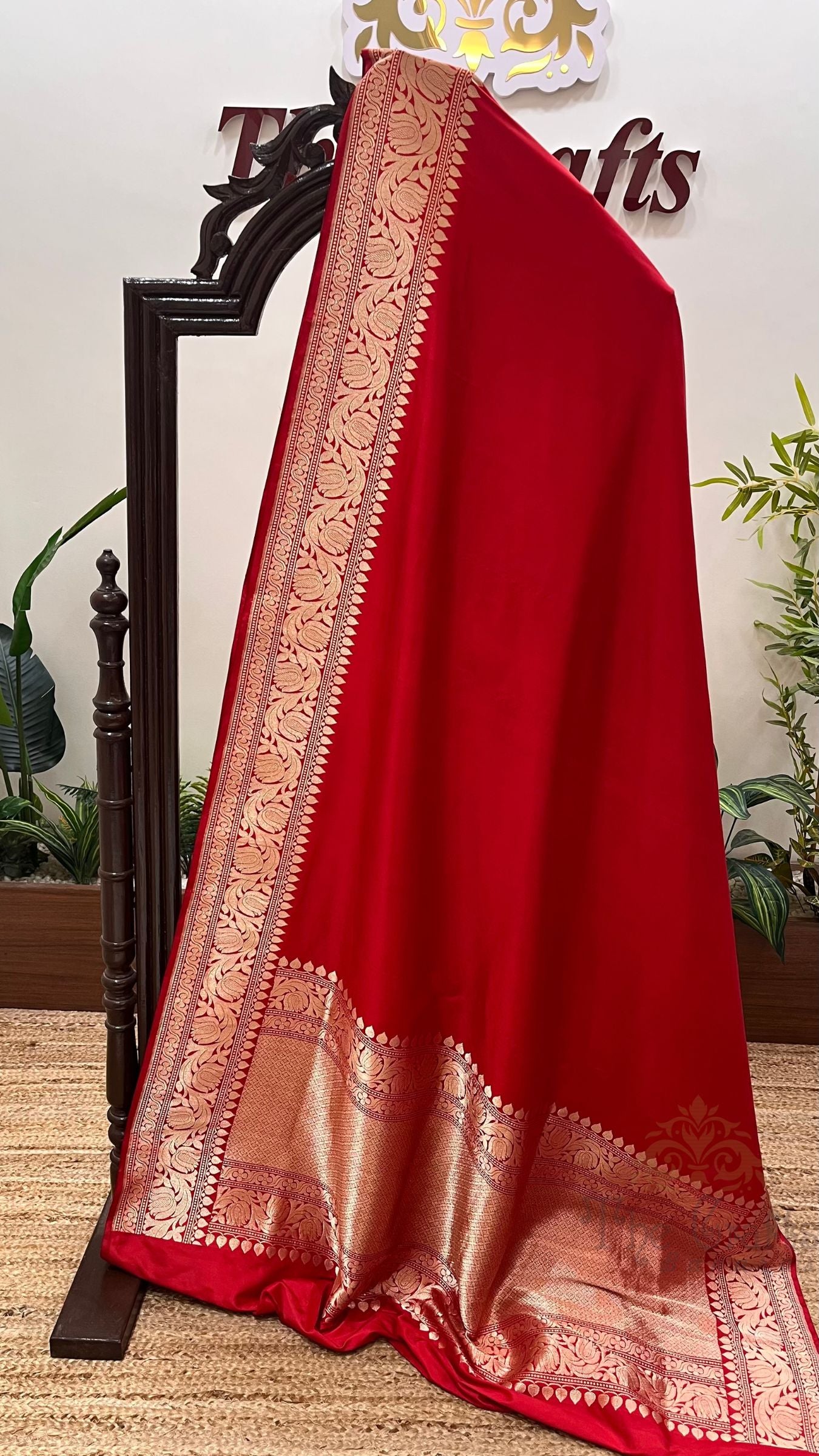 Pure Katan Silk Handloom Banarasi Saree - with kadhua work