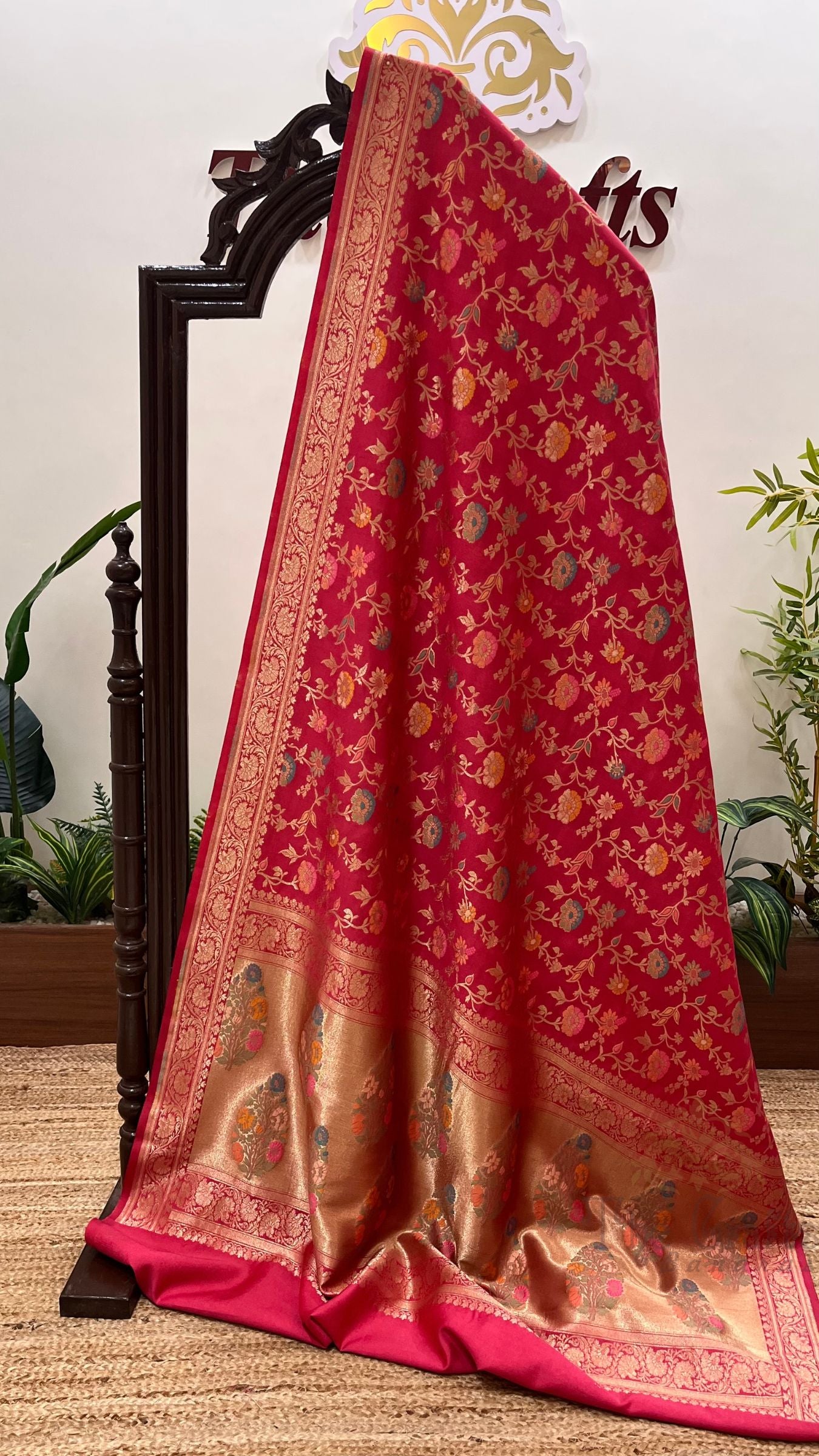 Pure Munga Silk Handloom Banarasi Saree - Jaal With Meenakari
