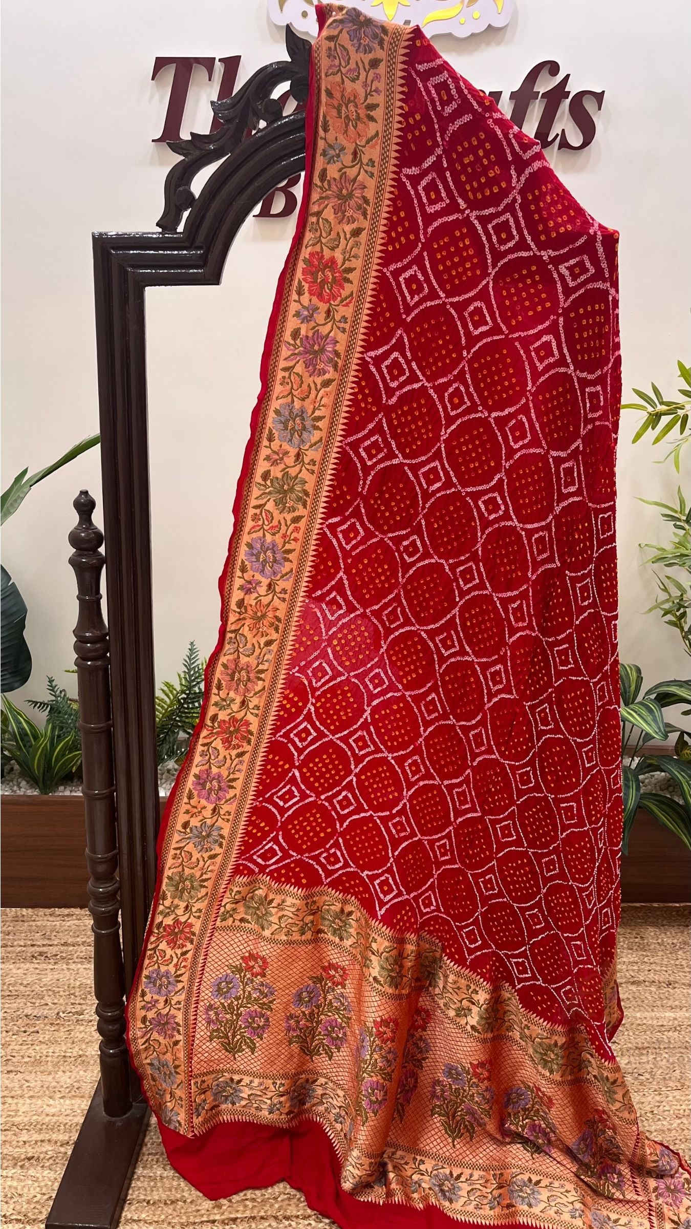 Khaddi Georgette Banarasi Handloom Bandhej Dupatta