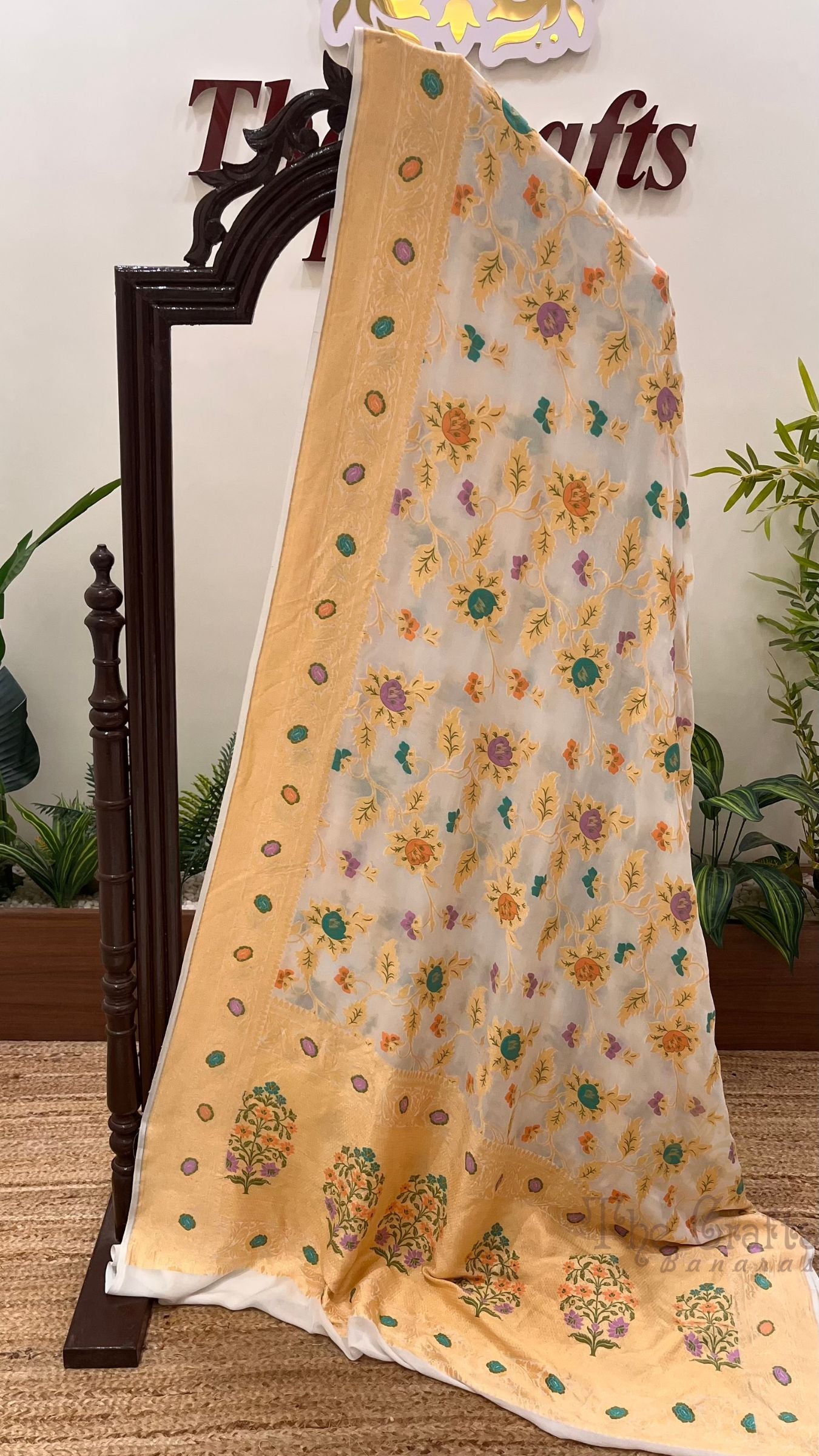 Khaddi Georgette Handloom Banarasi Saree - Jaal with Meenakari