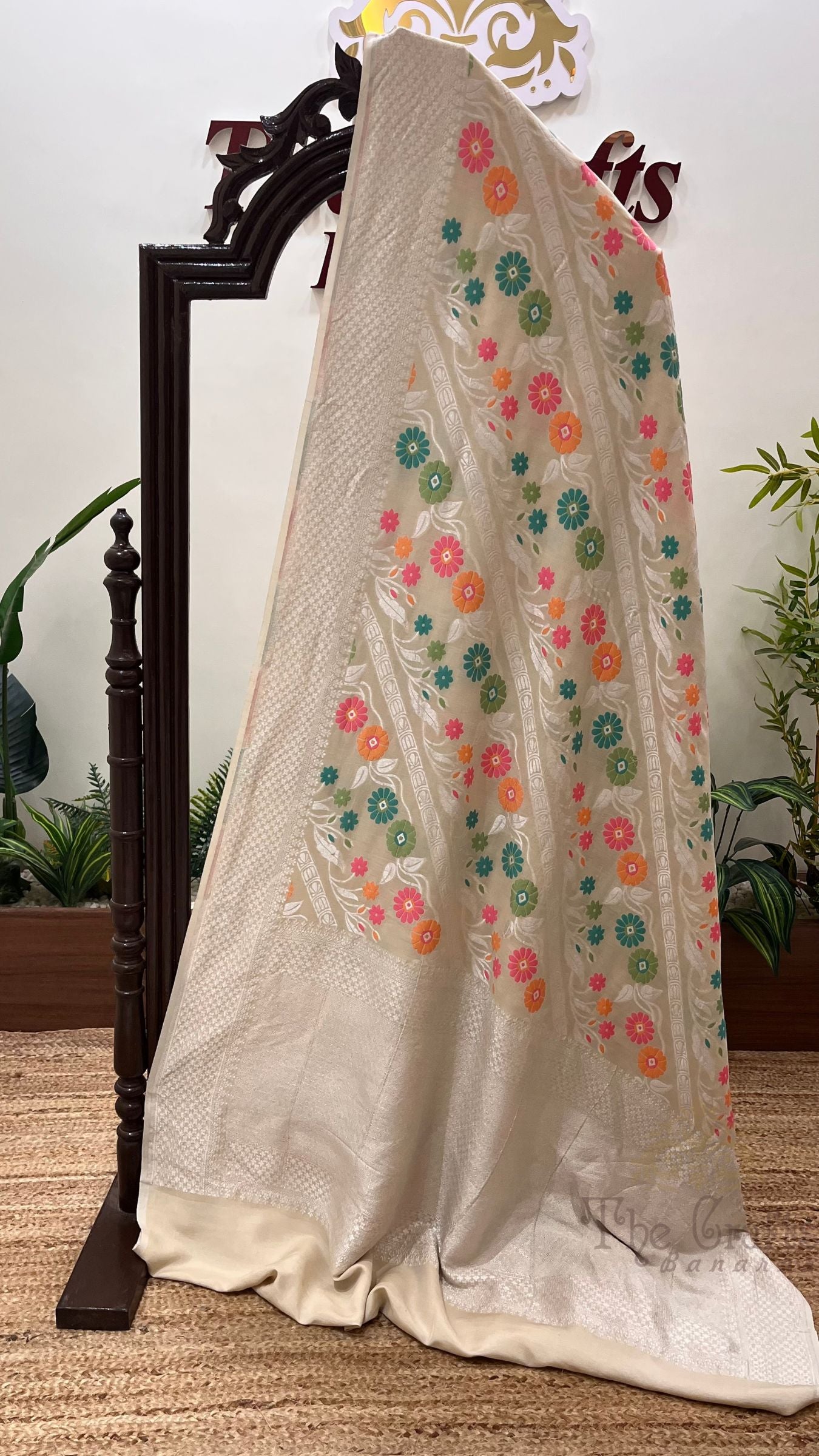 Pure Munga SIlk Handloom Banarasi Saree - Jaal With Meenakari