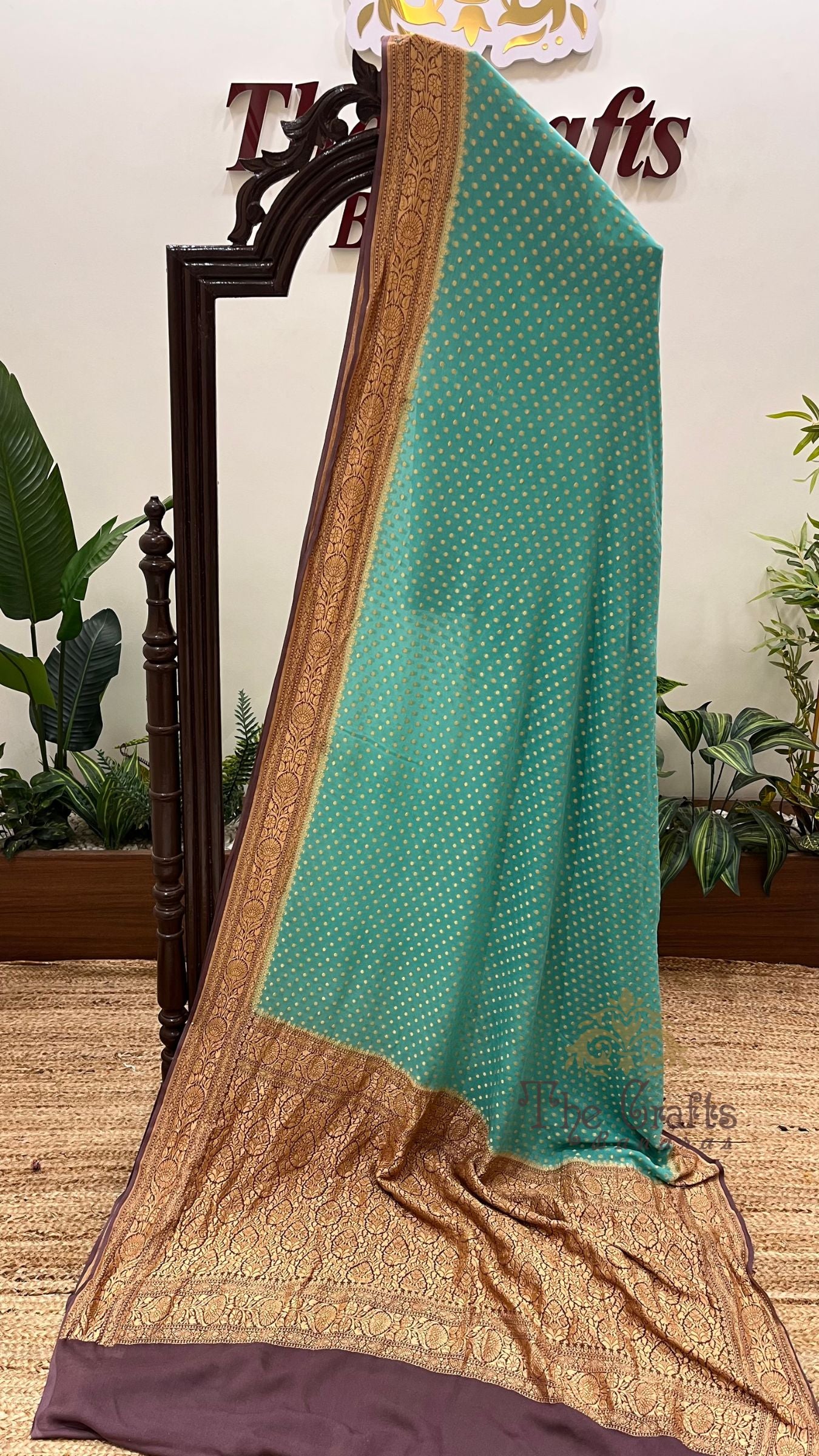 Khaddi Georgette Banarasi Saree - Gold Zari