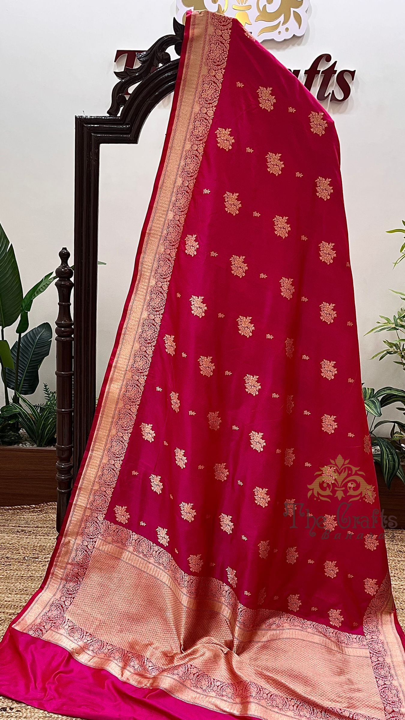 Pure Katan Silk Handloom Banarasi Saree - Jaal Work