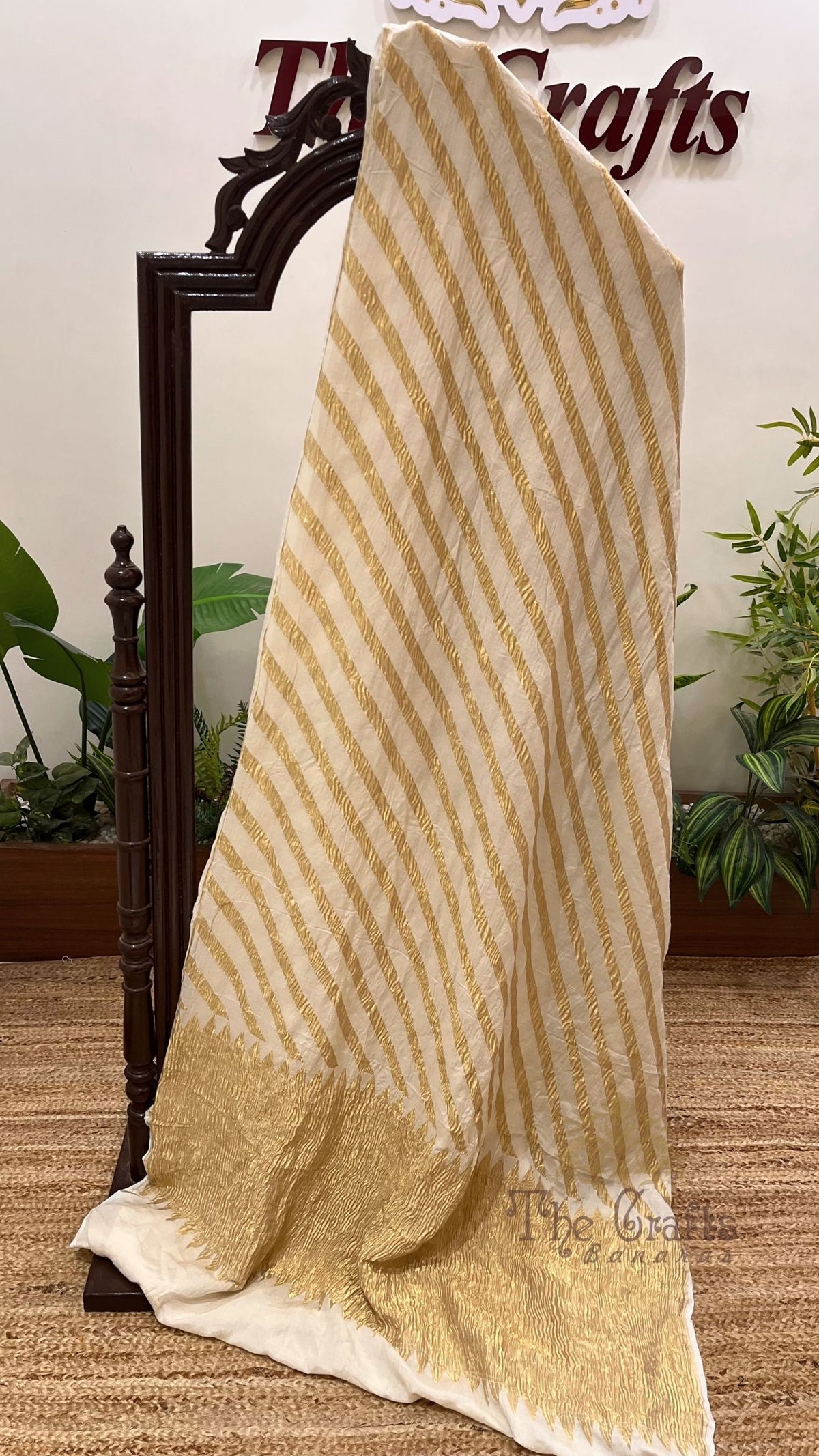 Pure Munga Crush Silk Handloom Banarasi Saree