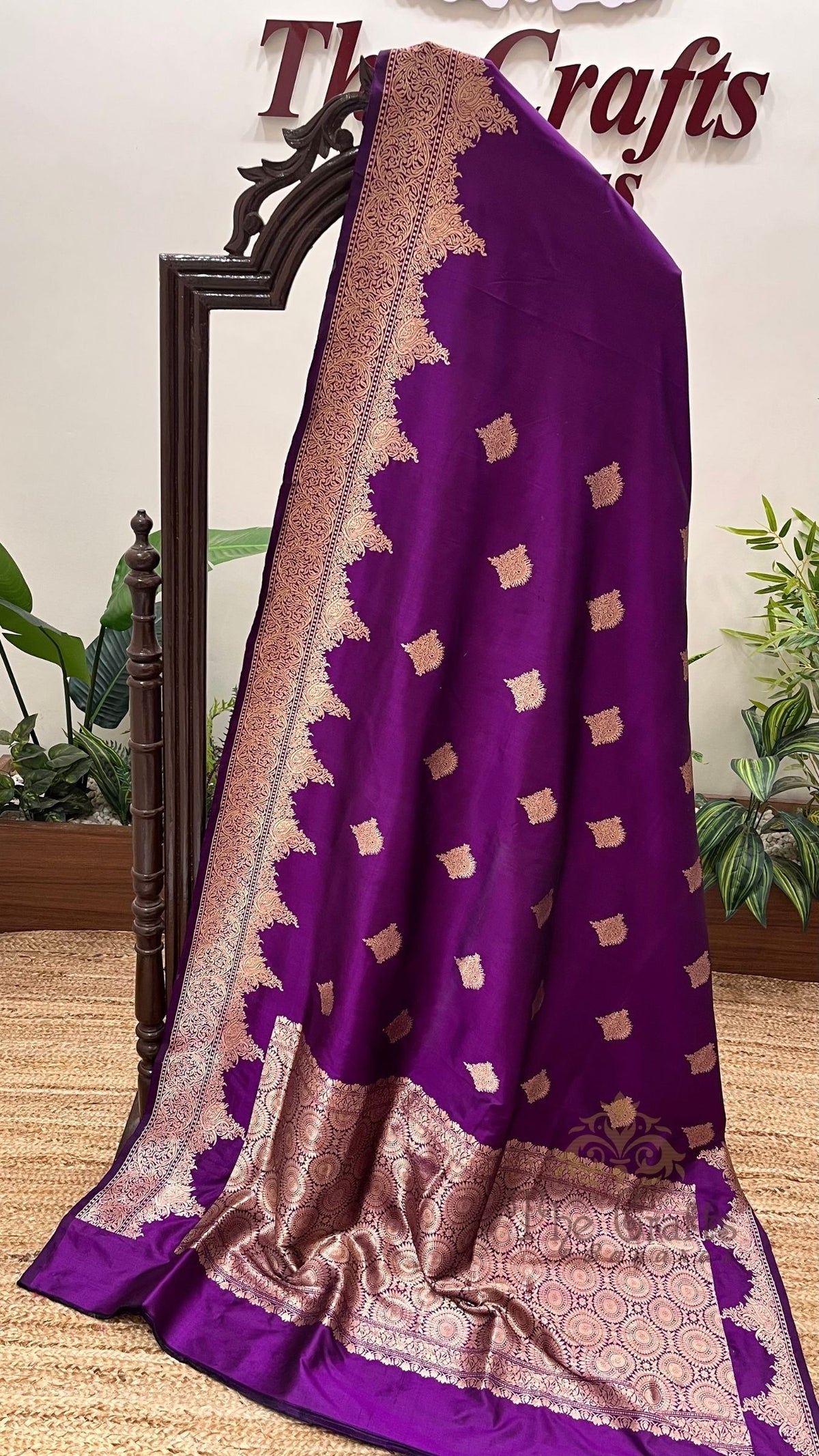Pure Katan Silk Handloom Banarasi Saree - Kadhua work