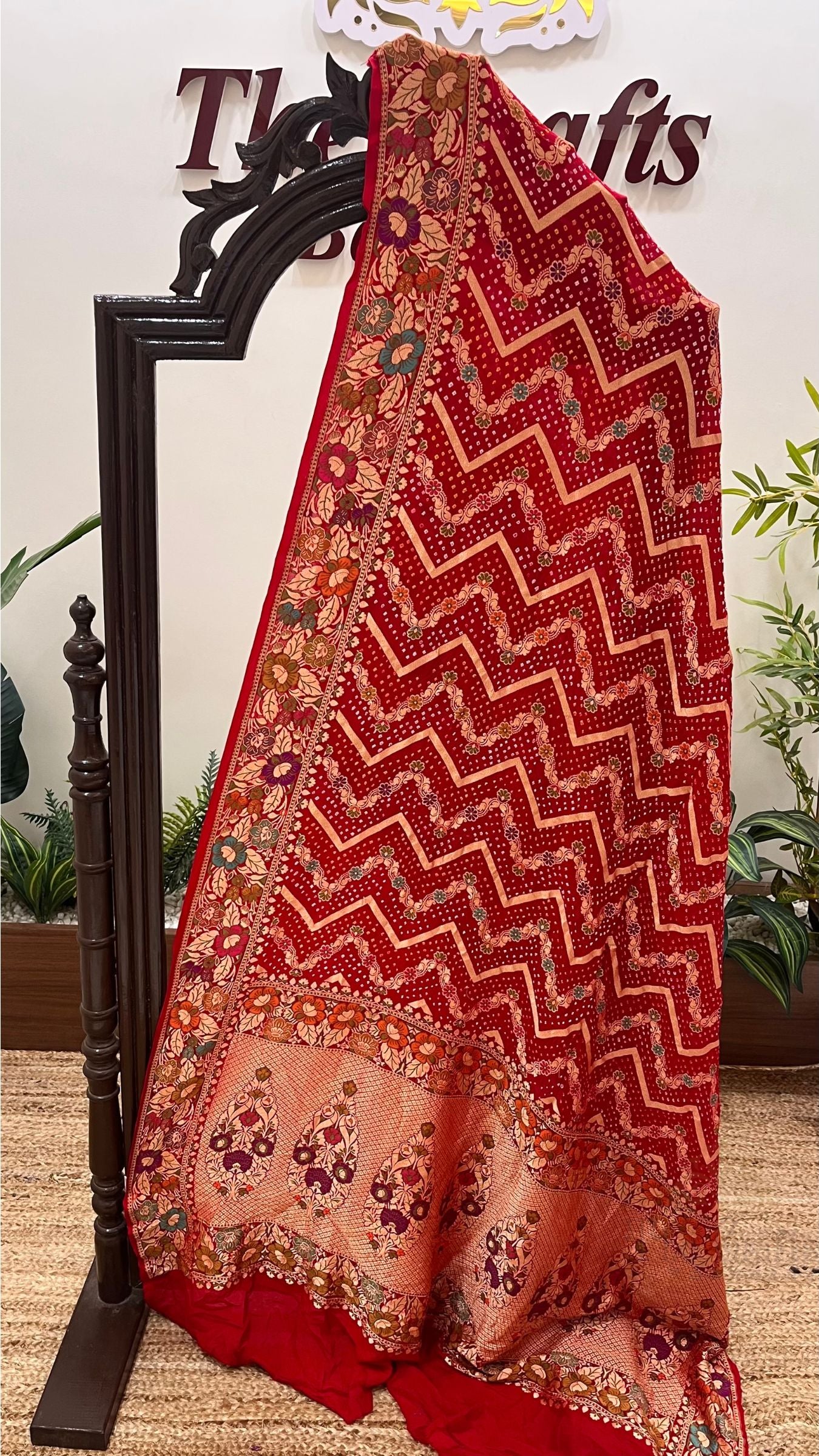 Khaddi Georgette Banarasi Handloom Bandhej Dupatta