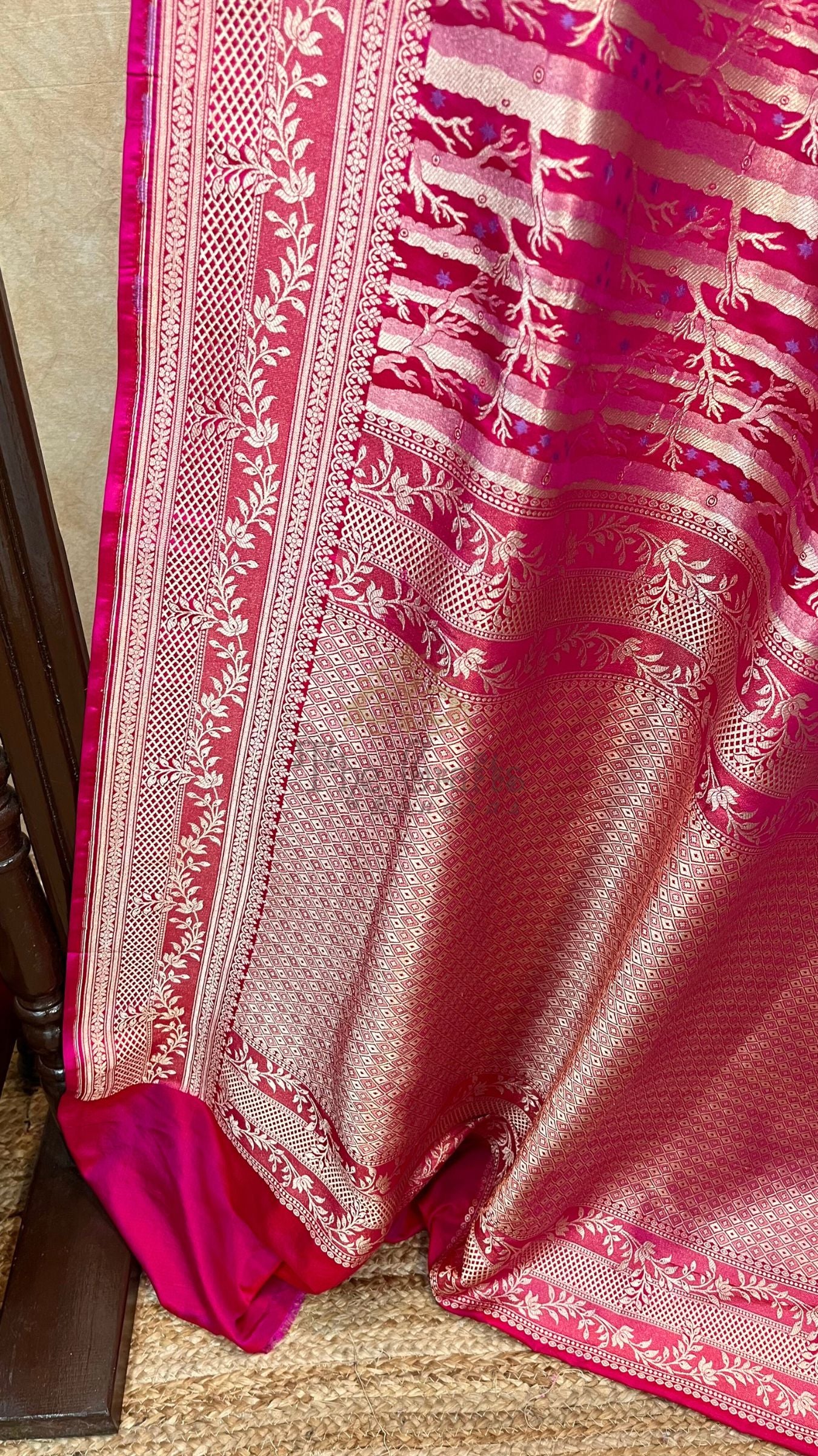 Pure Katan Silk Handloom Banarasi Saree - Jall With Meenakari