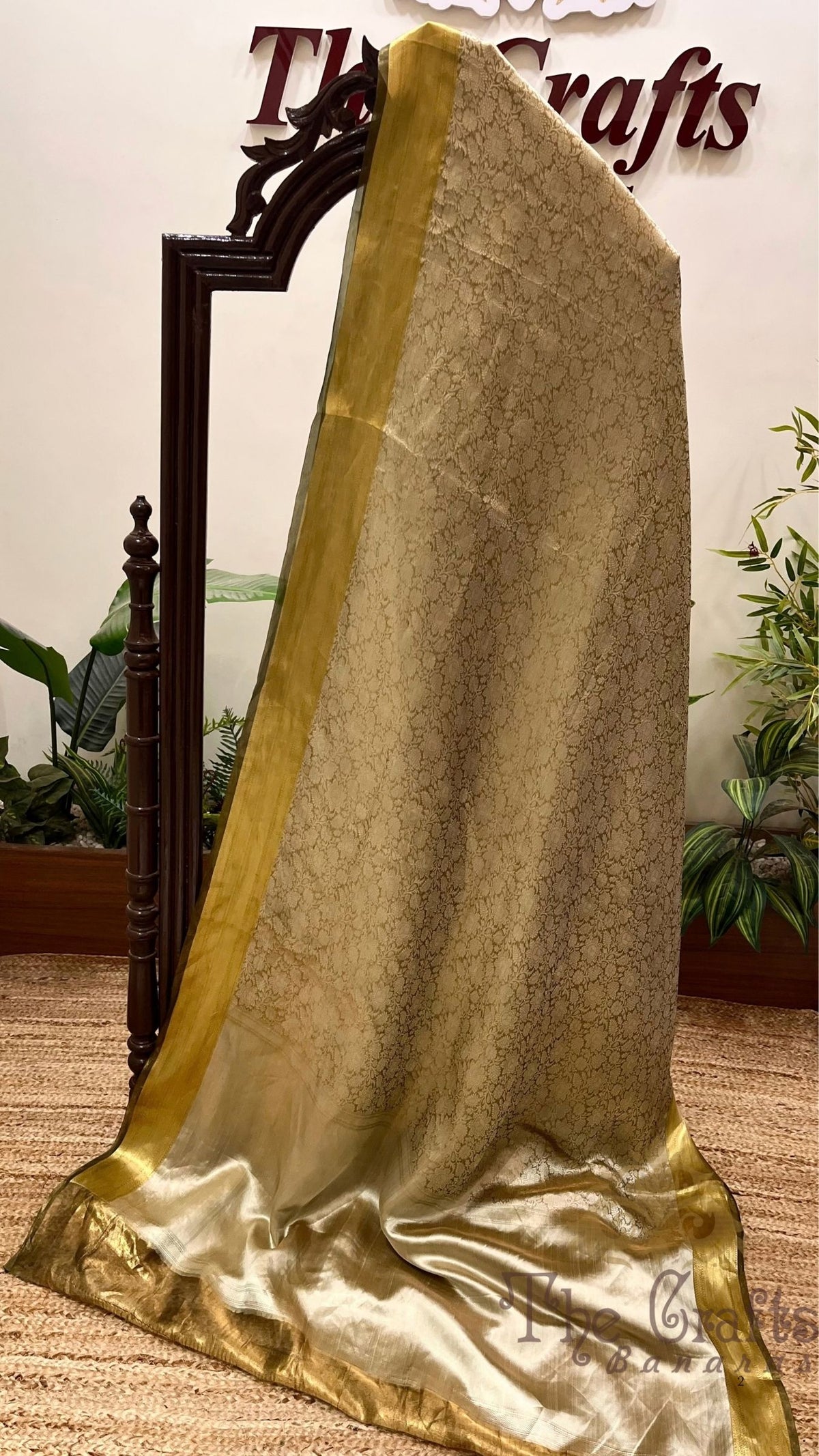 Pure Tissue Brocade Banarasi Saree