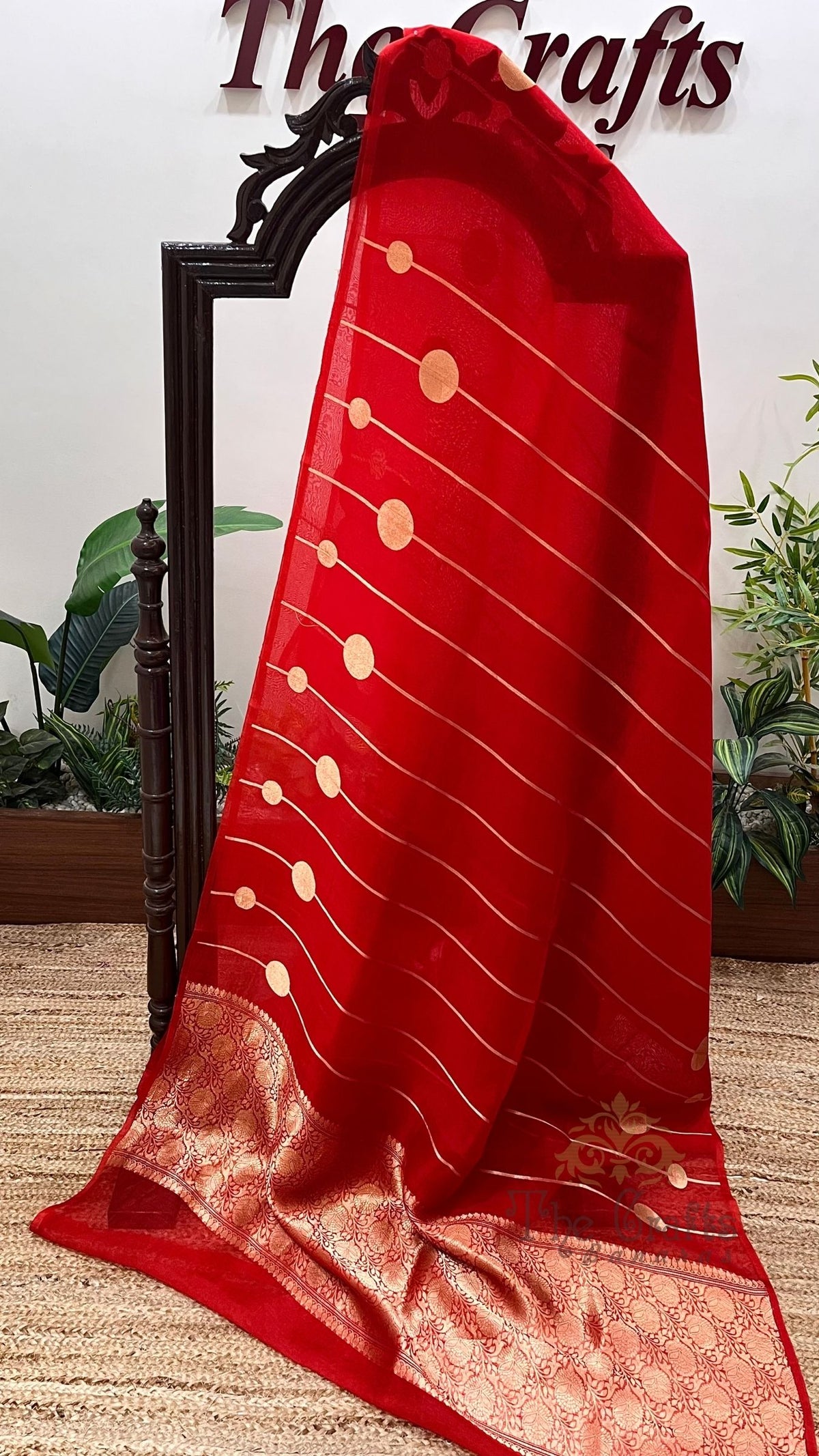 Pure Kora Silk Handloom Banarasi Saree - with kadhua motifs