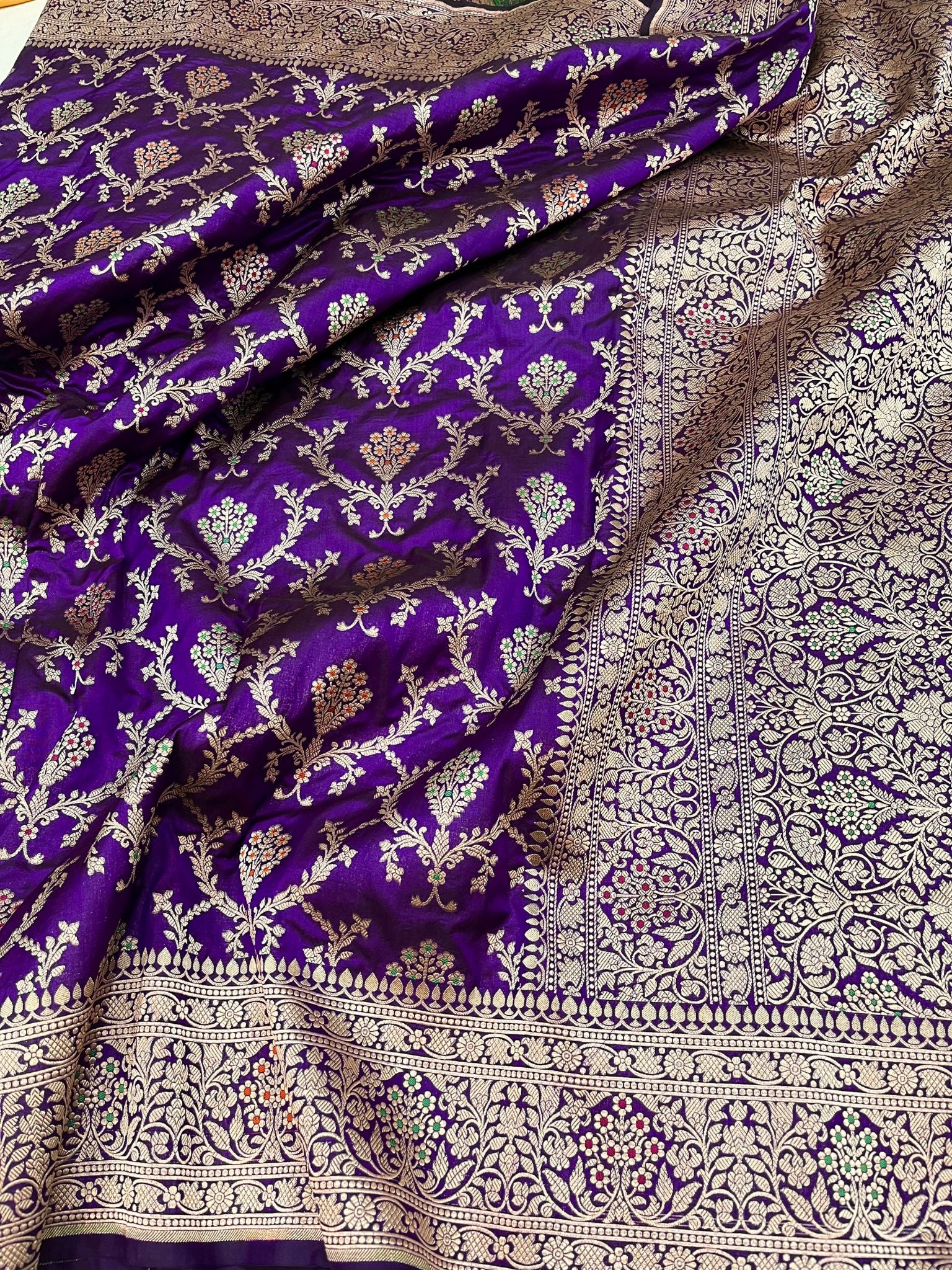 Pure Katan Silk Handloom Banarasi Saree - Jaal Work With Meenakari