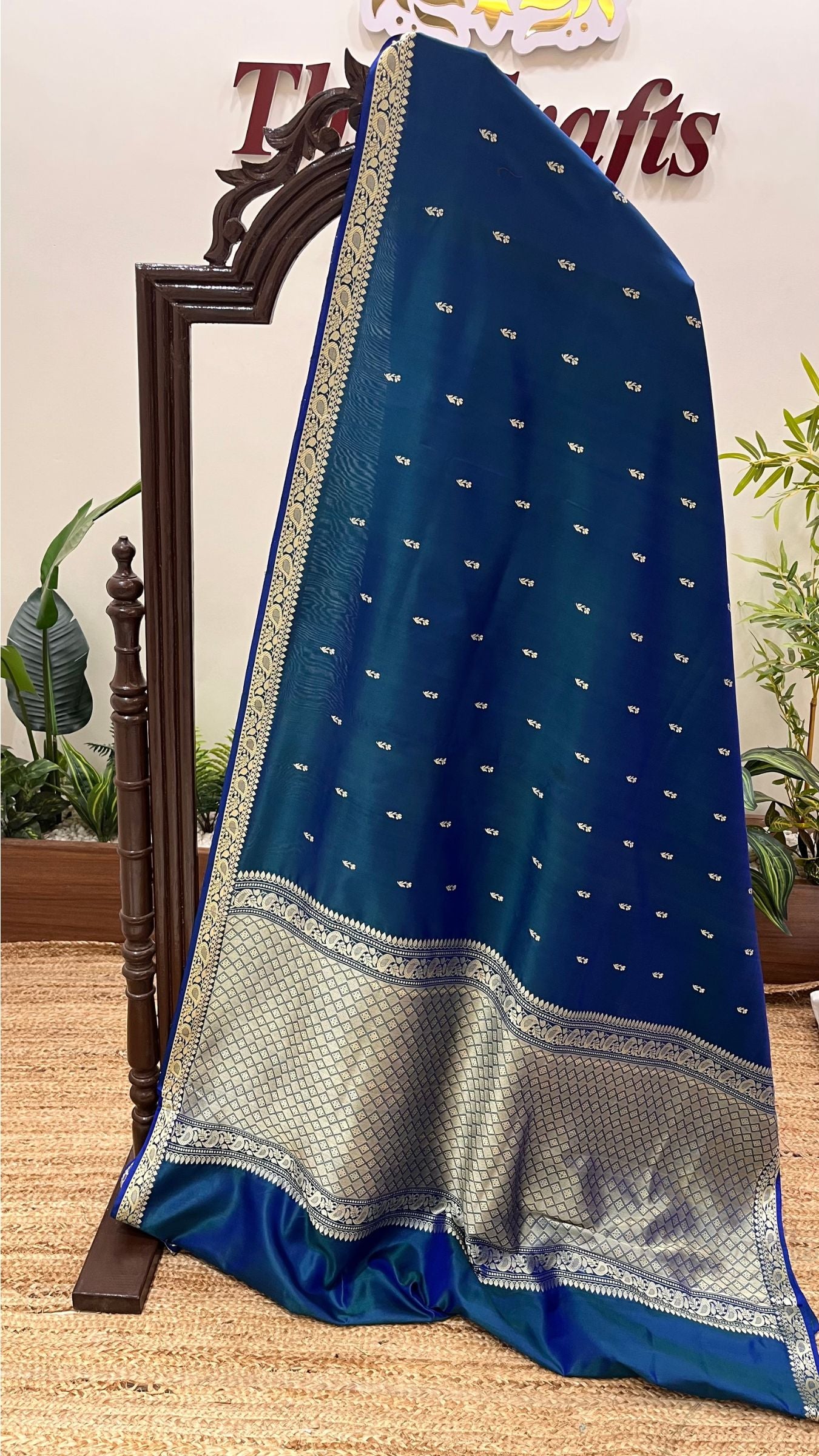 Pure Katan Silk Handloom Banarasi Saree - Resham Chunri Buti