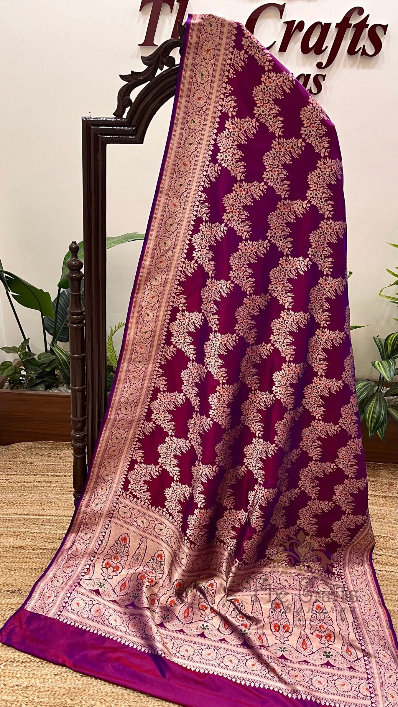 Pure Katan Silk Handloom Banarasi Saree - Jaal work with Meenakari
