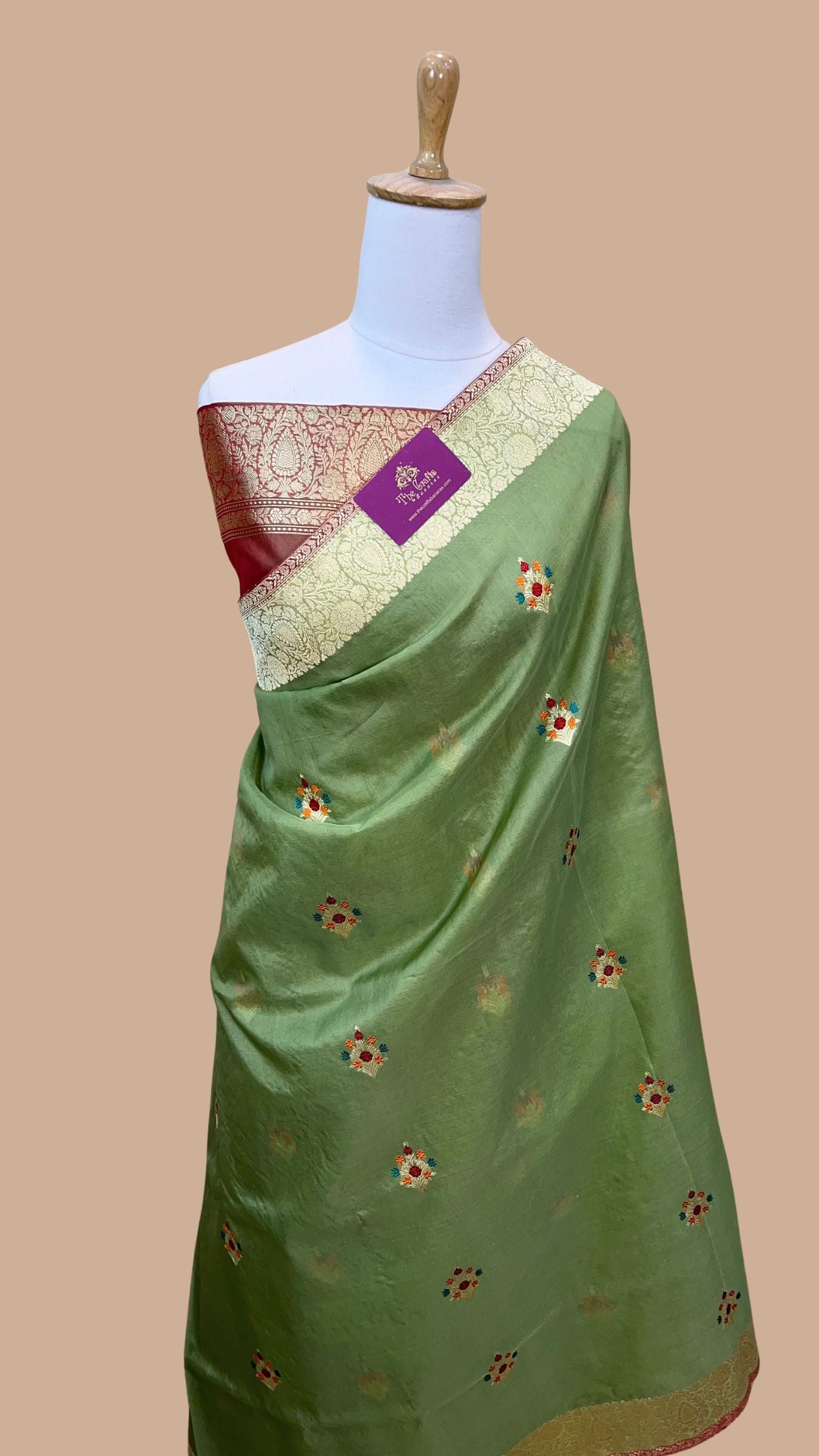 Pure Kora Silk Handloom Banarasi Saree - with kadhua meenakari motifs