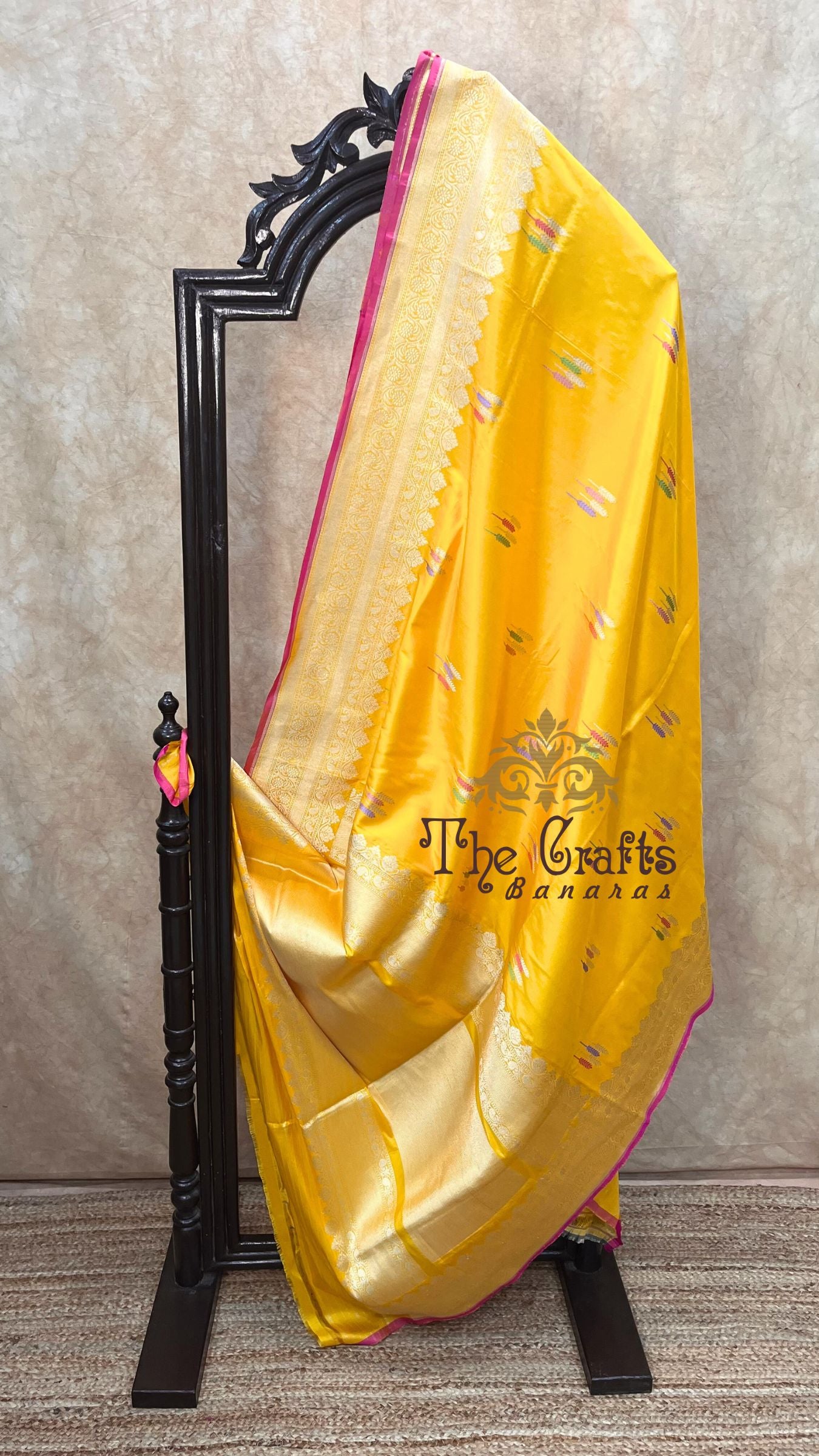 Pure Katan Silk Handloom Banarasi Saree - with meenakari kadhua motifs