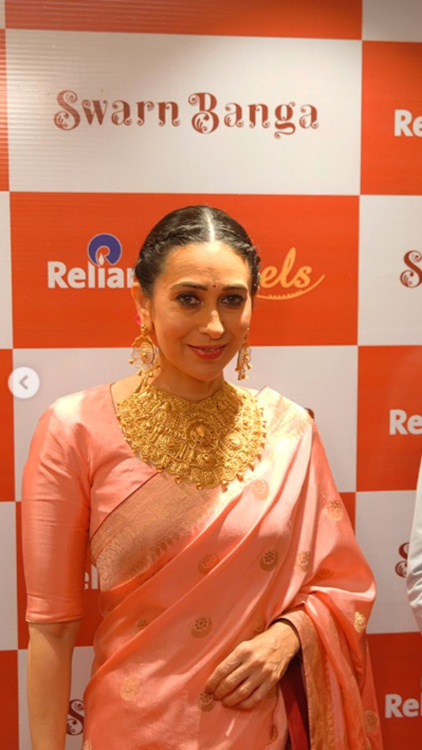 Karishma Kapoor in Pure Katan Silk Handloom Banarasi Saree - Chand Tara Motifs