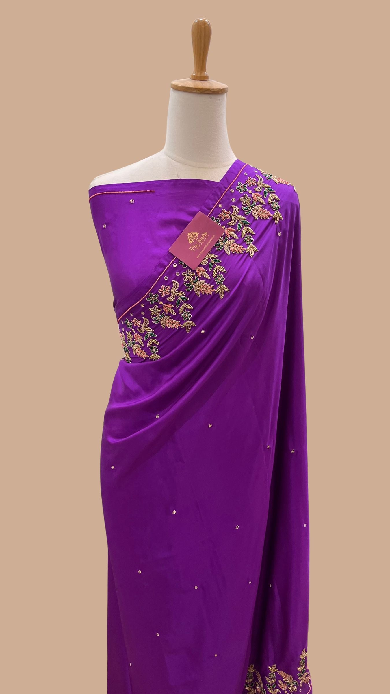 Pure Crepe Silk Handloom Banarasi Saree - handwork motifs
