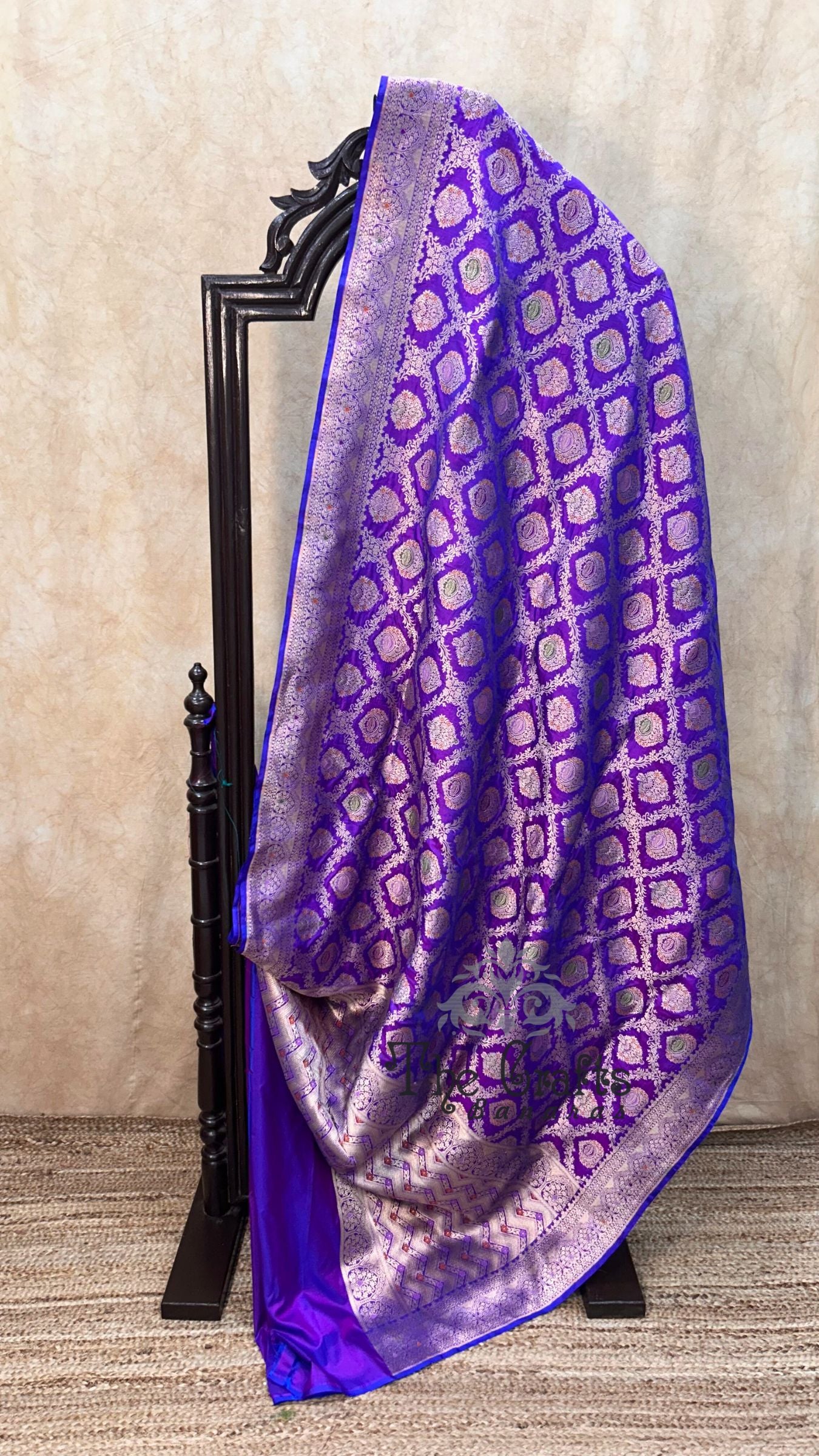 Pure Katan Silk Handloom Banarasi Saree - Jaal Work With Meenakari