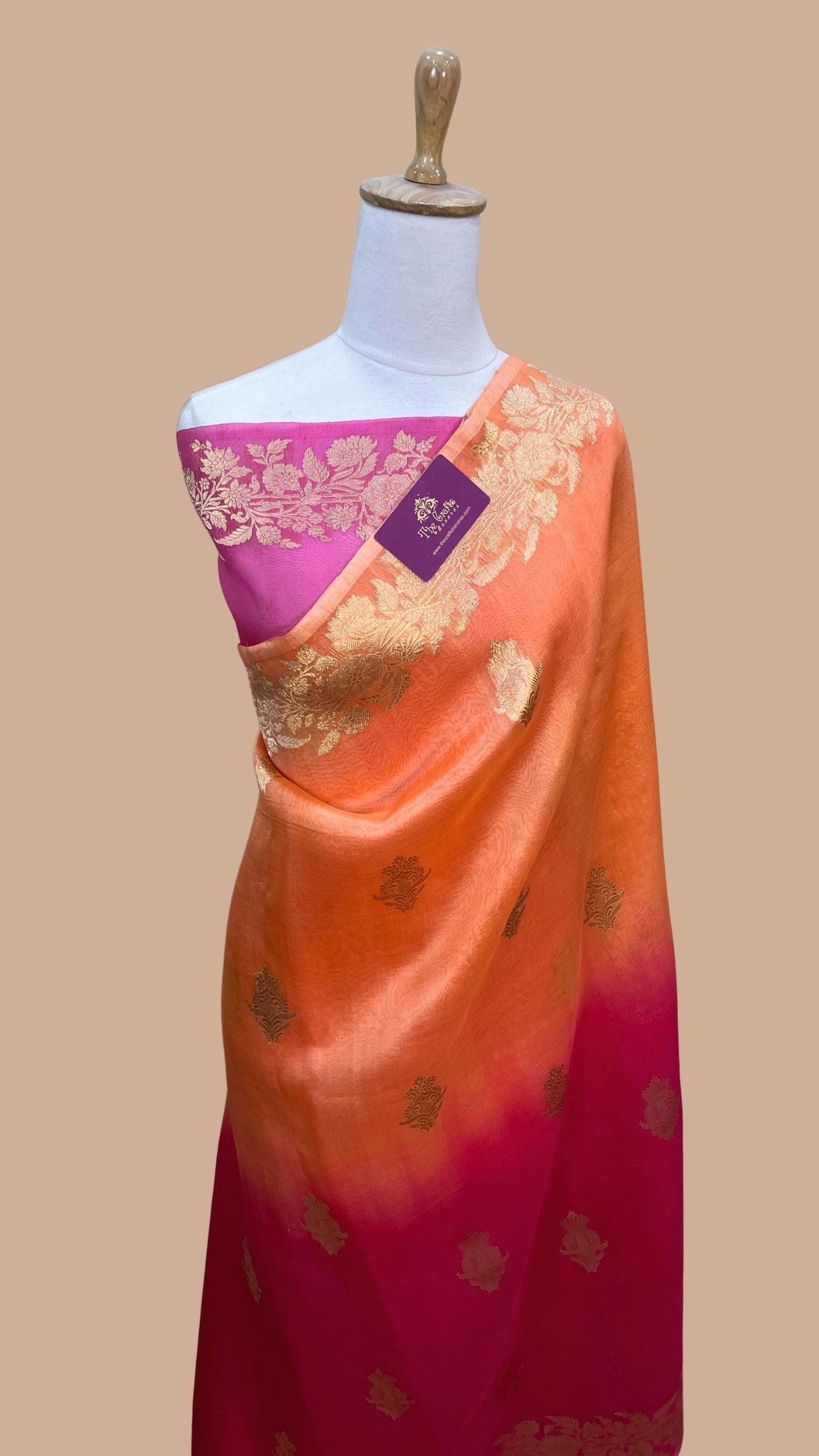 Pure Kora Silk Handloom Banarasi Saree - With Kadhua motifs